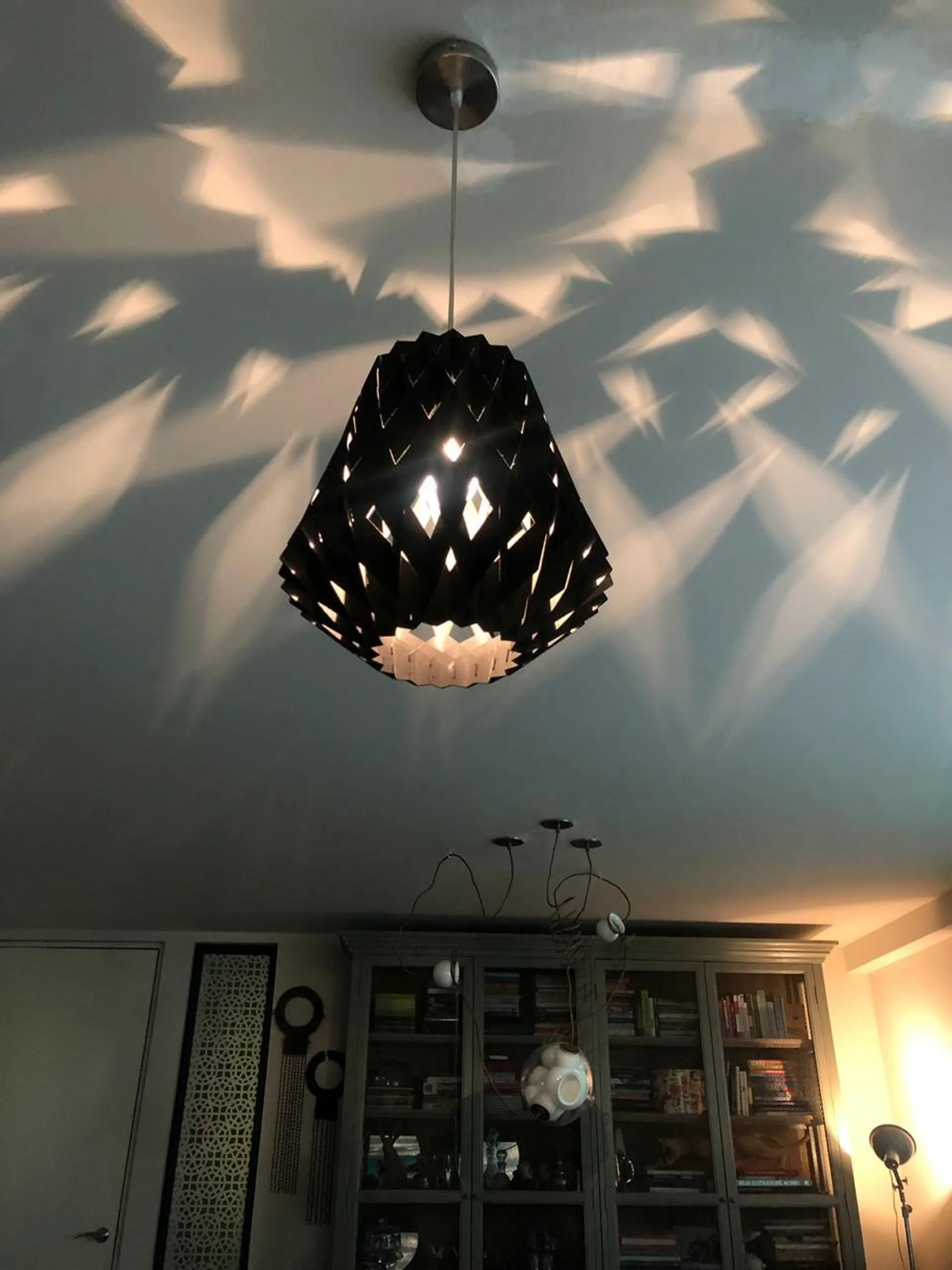 시그니처 펜던트 조명 28 cm, Black Pilke | 필케