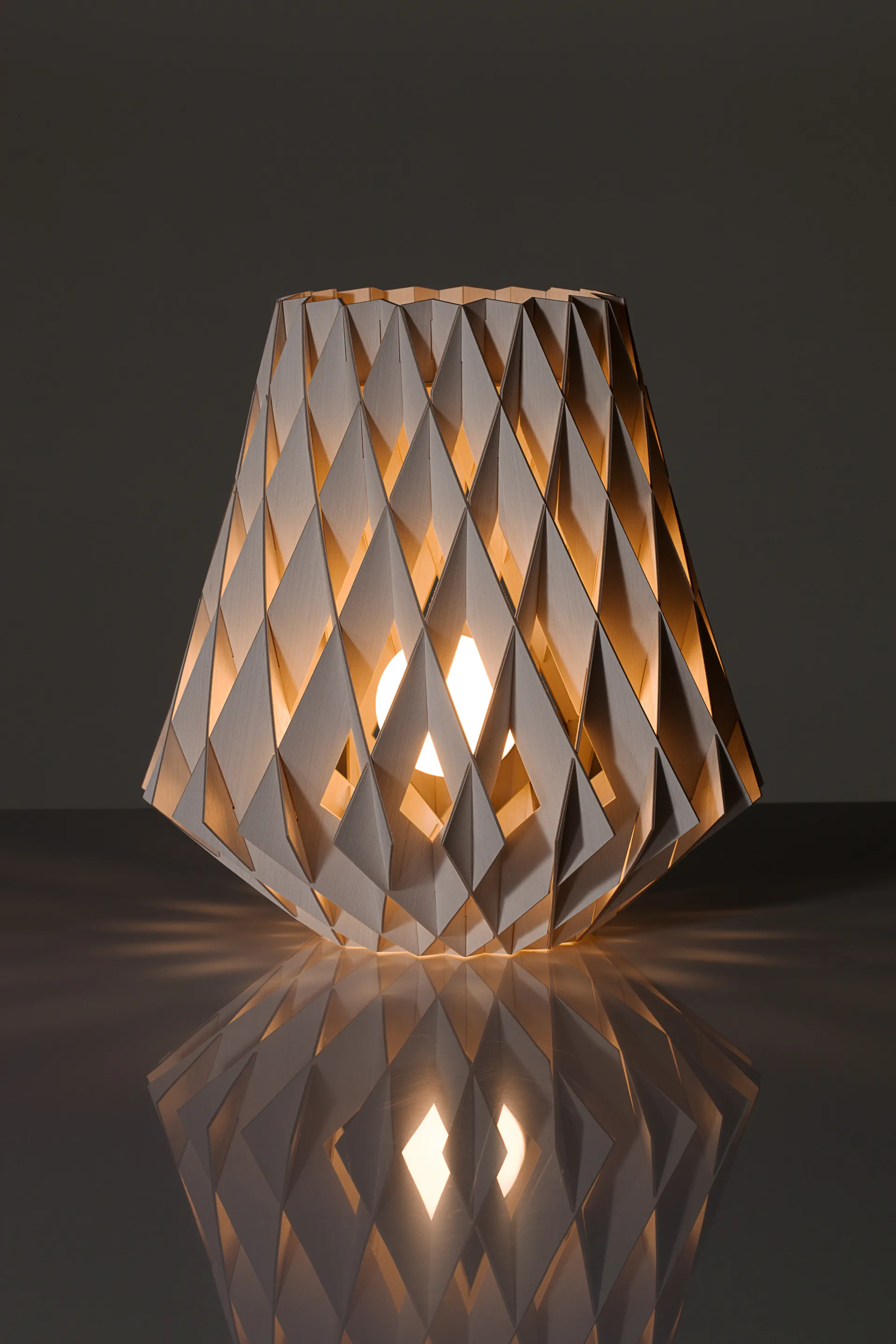 시그니처 테이블 조명 Ø28 cm, White Pilke | 필케