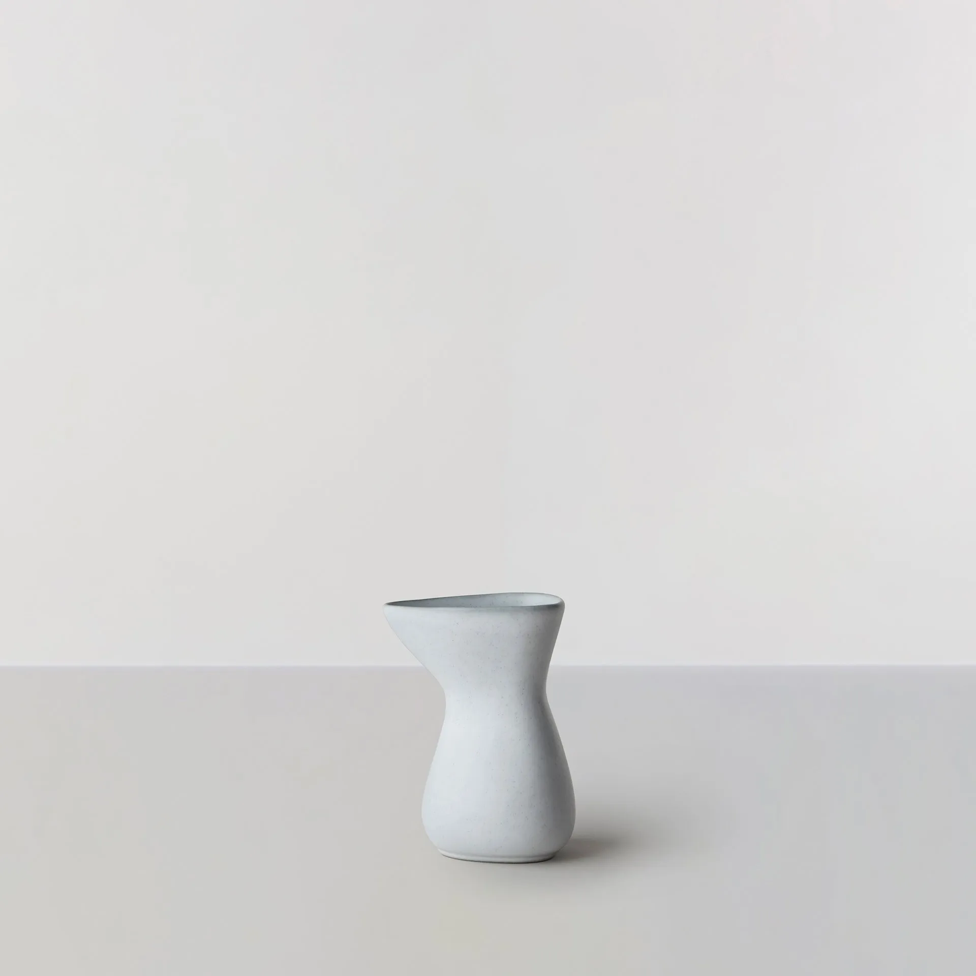저그 no. 57 스몰, Ash grey Ro Collection | 로 콜렉션