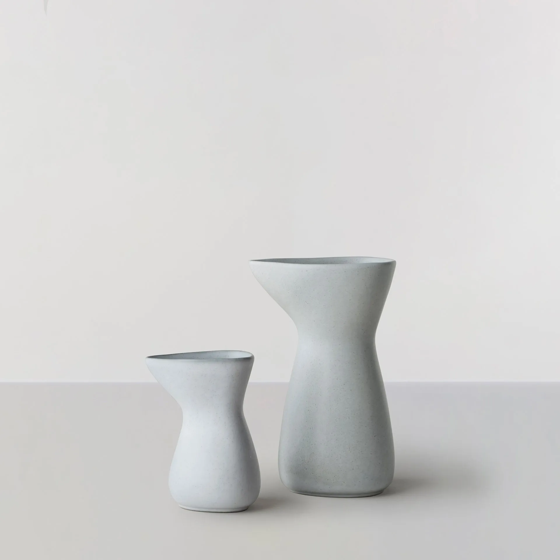 저그 no. 57 스몰, Ash grey Ro Collection | 로 콜렉션