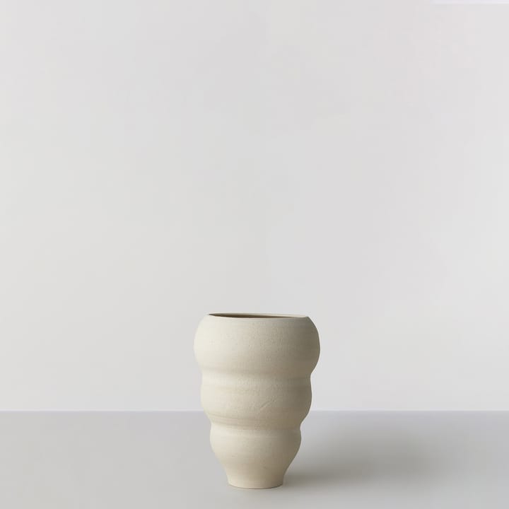 핸드 턴드 화병 no. 60 커브드 - Vanilla - Ro Collection | 로 콜렉션