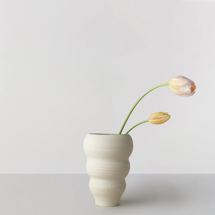 핸드 턴드 화병 no. 60 커브드 - Vanilla - Ro Collection | 로 콜렉션