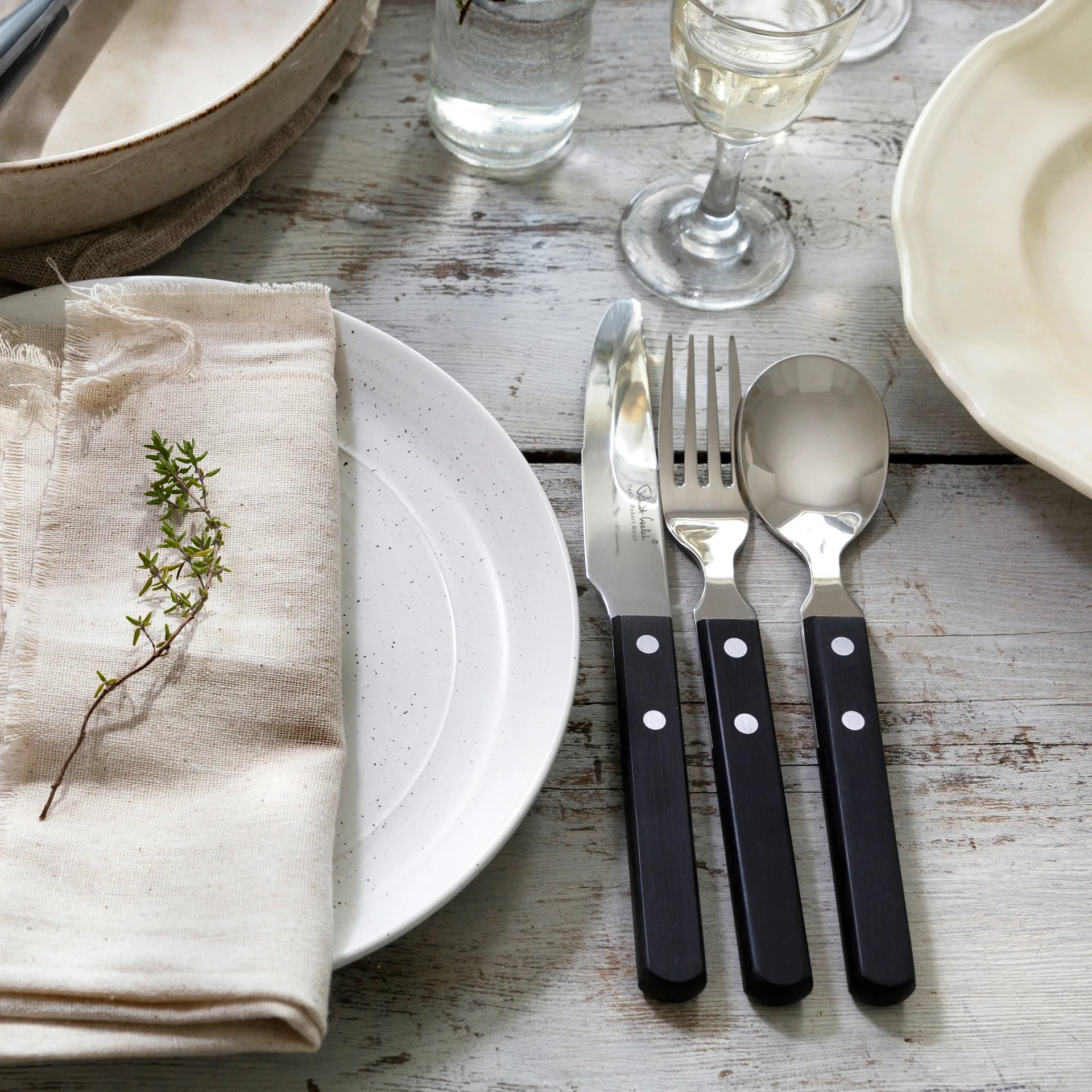 Trattoria 커트러리 세트 56개, Black Robert Welch | 로버트웰치