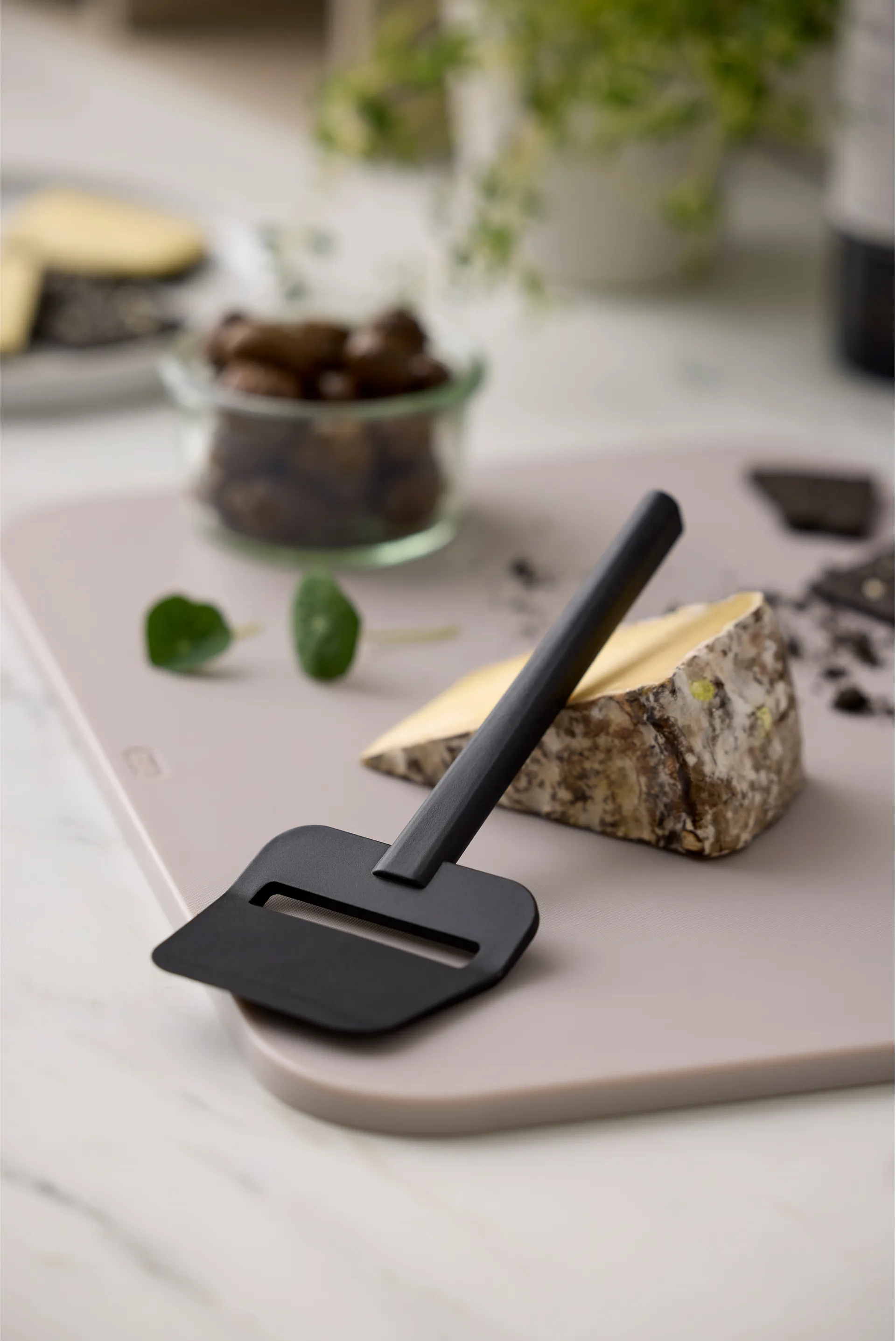 엠마 치즈 슬라이서 나일론 19 cm, Black Rosti | 로스티