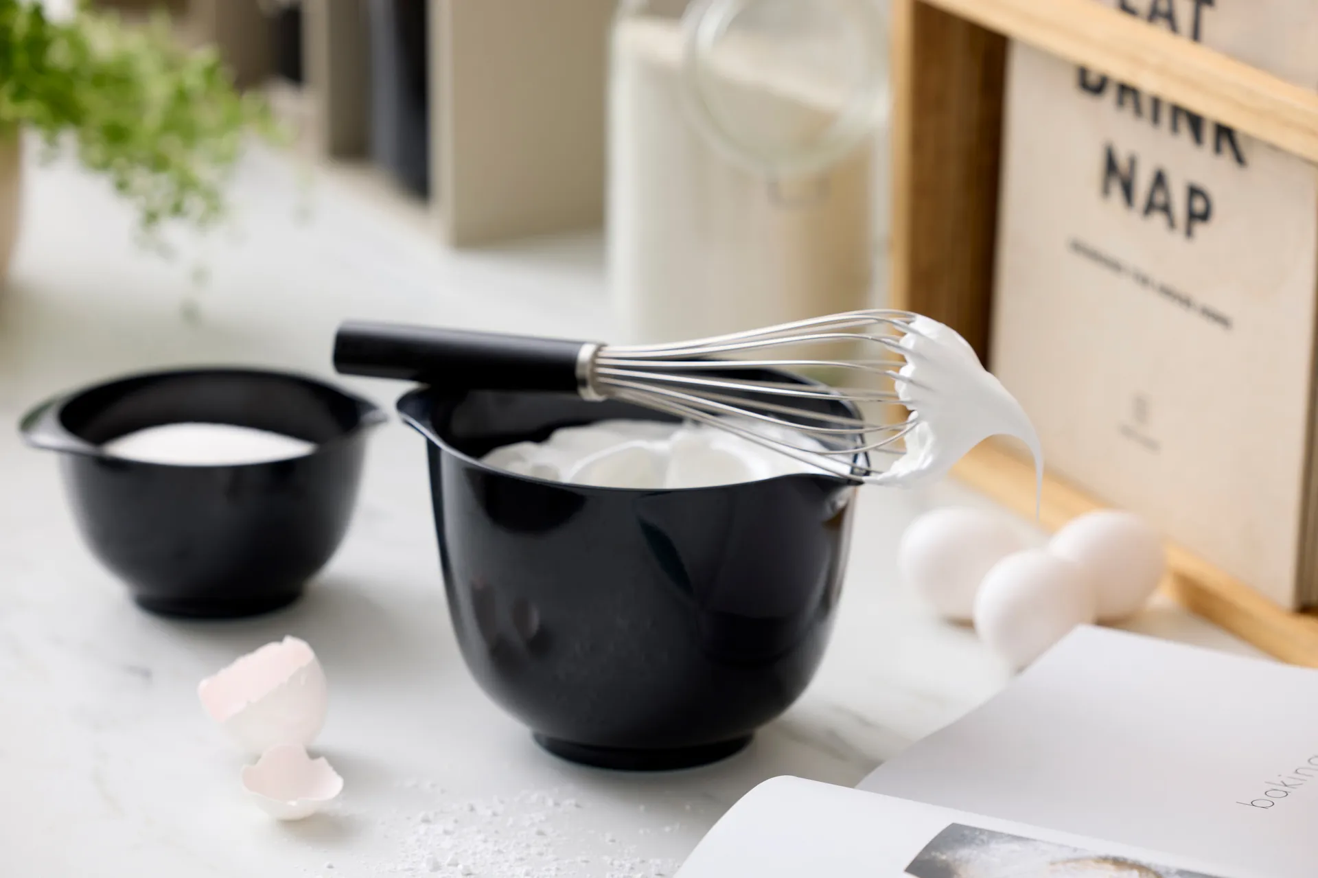 엠마 벌룬 휘스크 스틸 27 cm, Black Rosti | 로스티