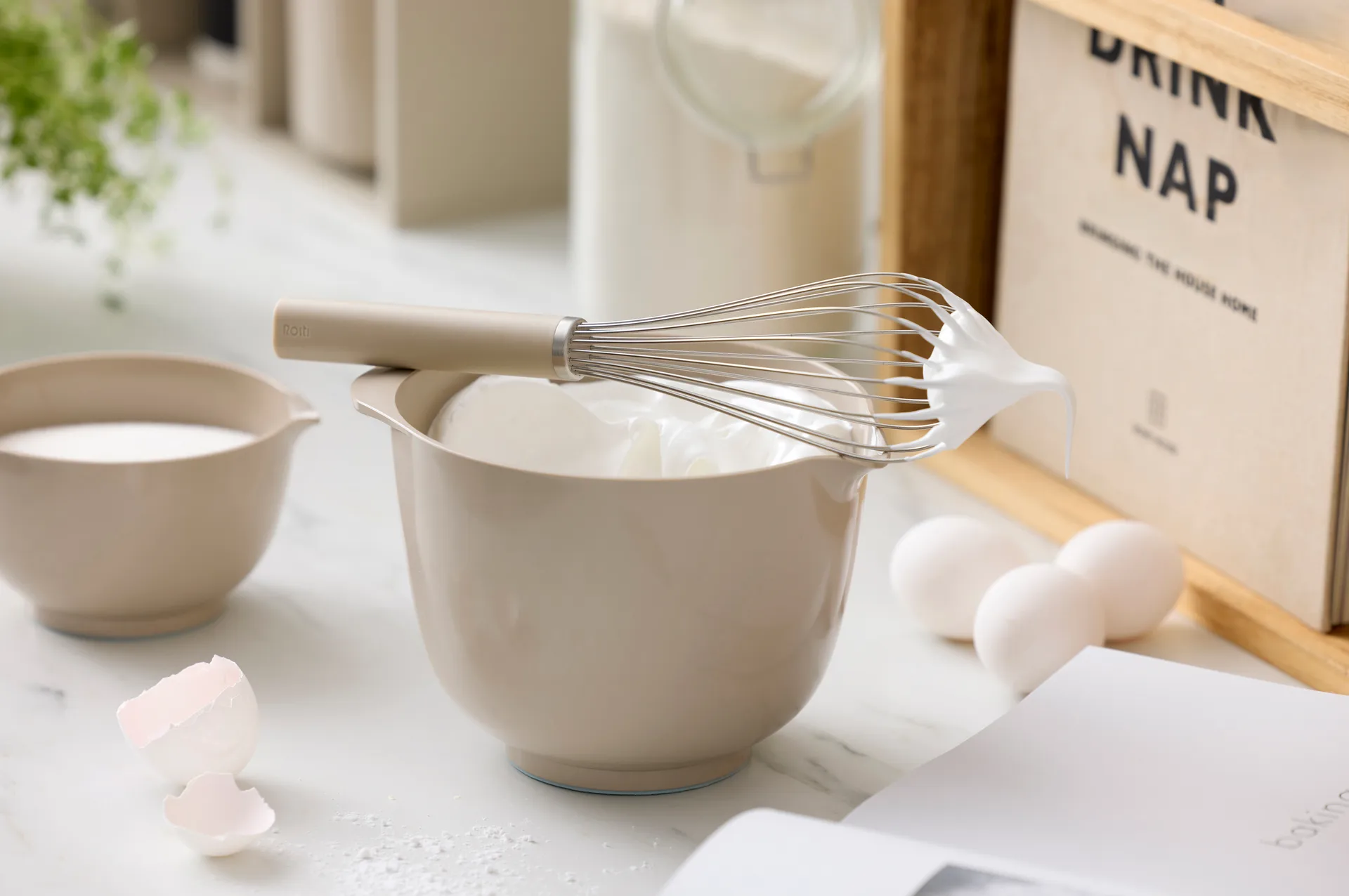 엠마 벌룬 휘스크 스틸 27 cm, Hummus Rosti | 로스티