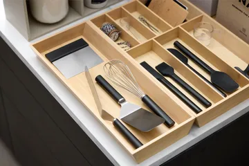 엠마 팔레트 나이프 내로우 스틸 33 cm - Black - Rosti | 로스티