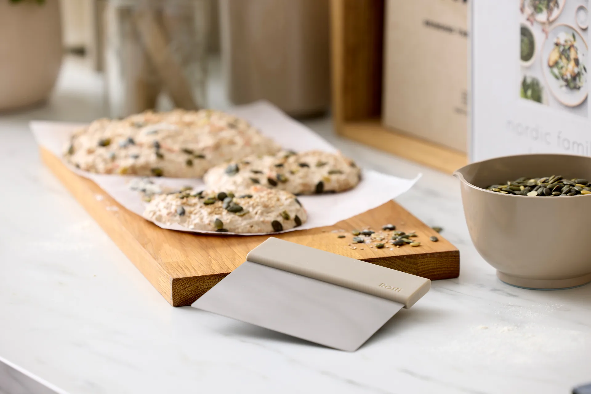 엠마 도우 커터 스틸, Humus Rosti | 로스티