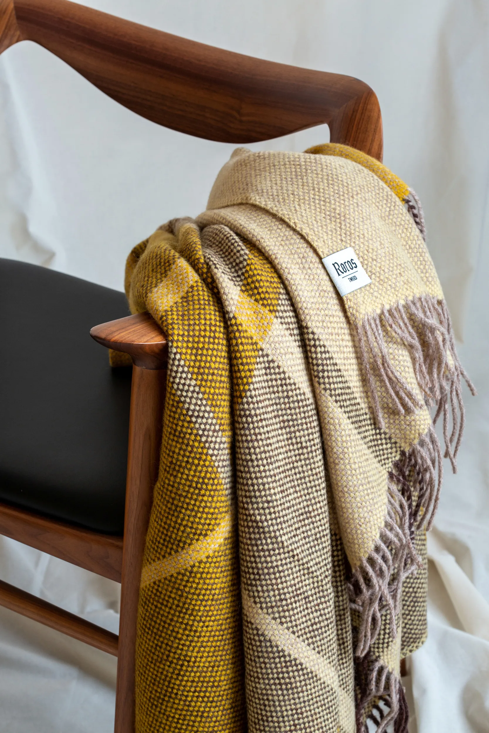 Filos 스로우 145x220 cm, Yellow Røros Tweed | 뢰로스 트위드