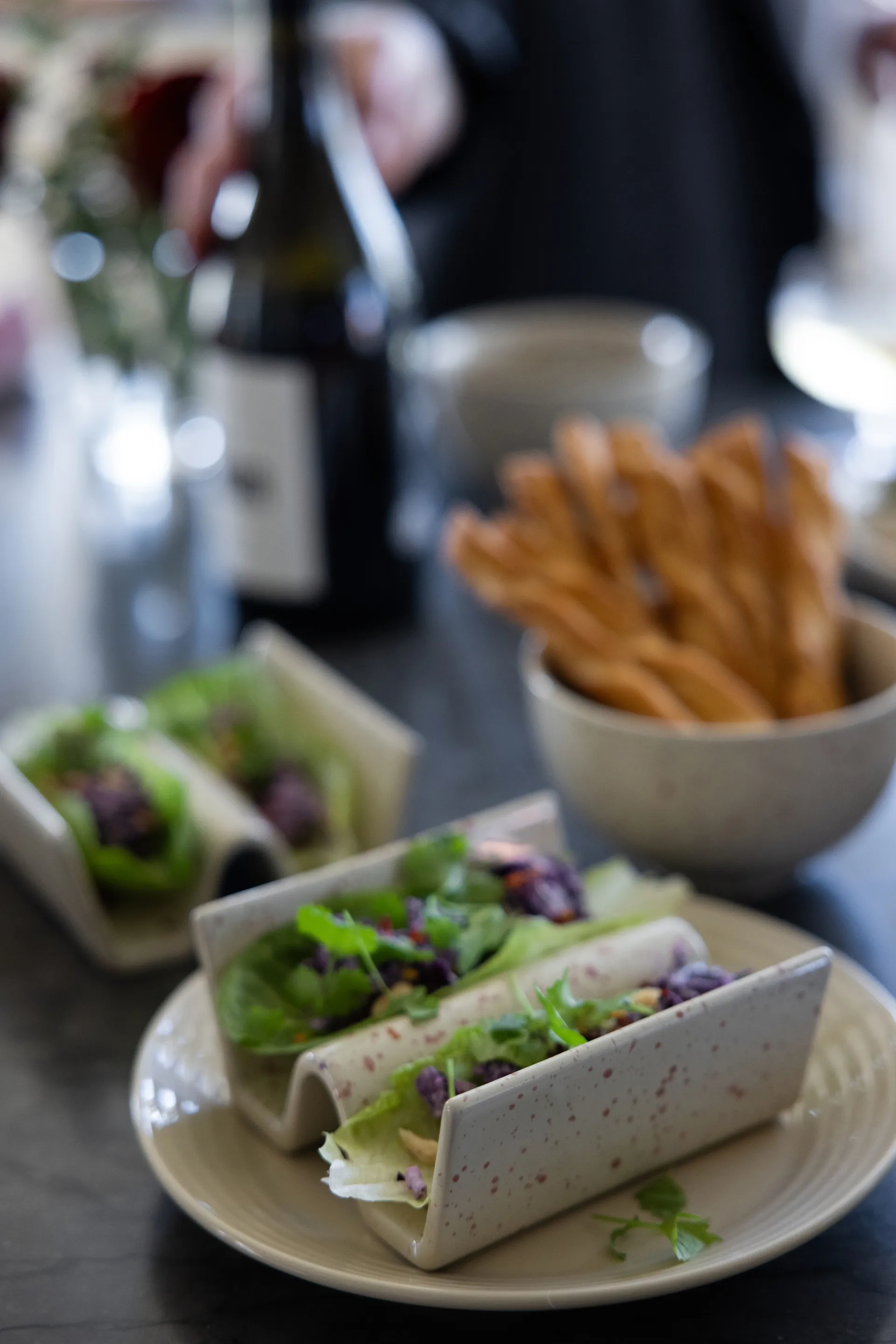 디테 타코 스탠드 2개 세트, Beige-burgundy Sagaform | 사가폼