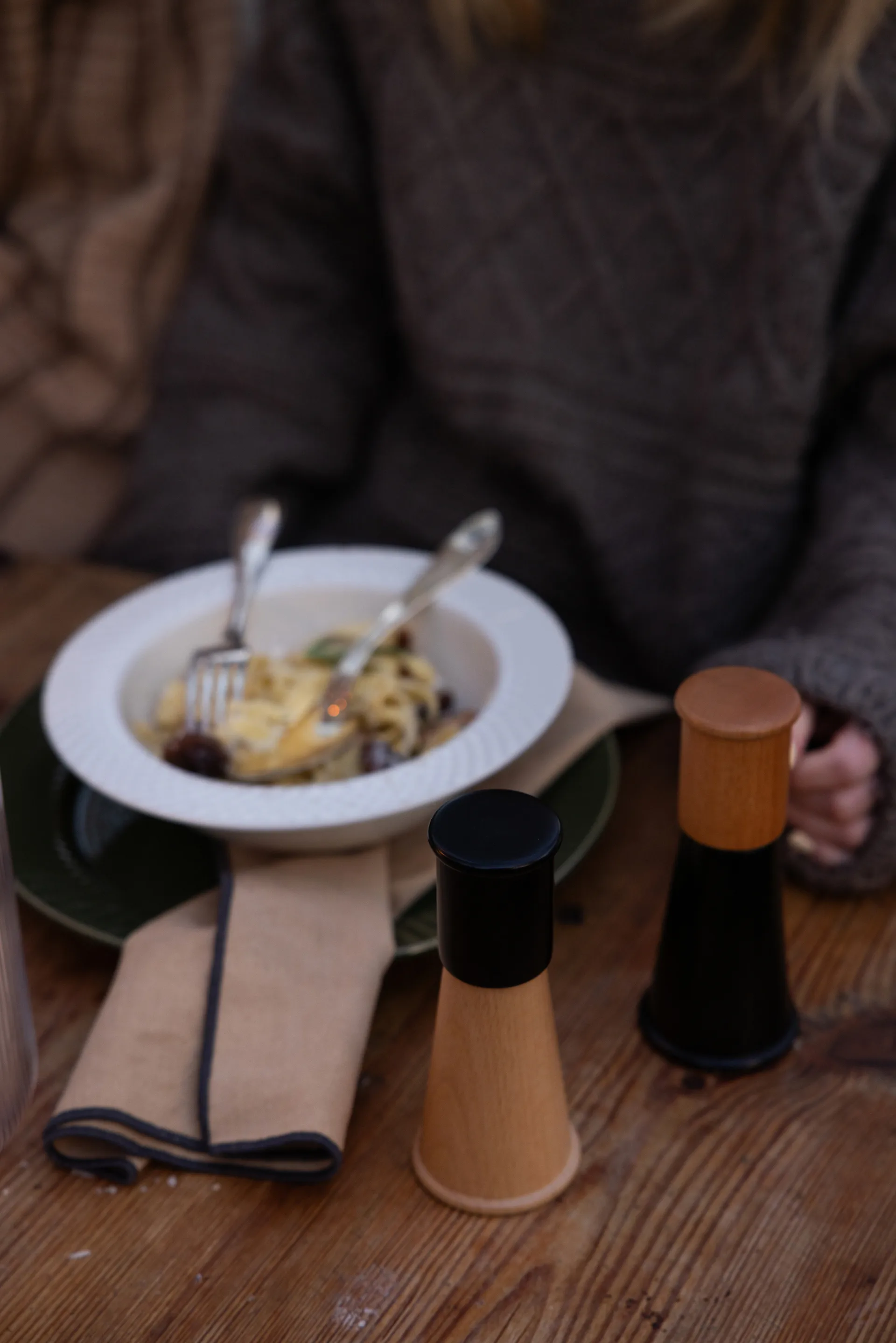 큐컴버 소금 & 후추 그라인더 스몰 2개 세트, Black-brown Sagaform | 사가폼