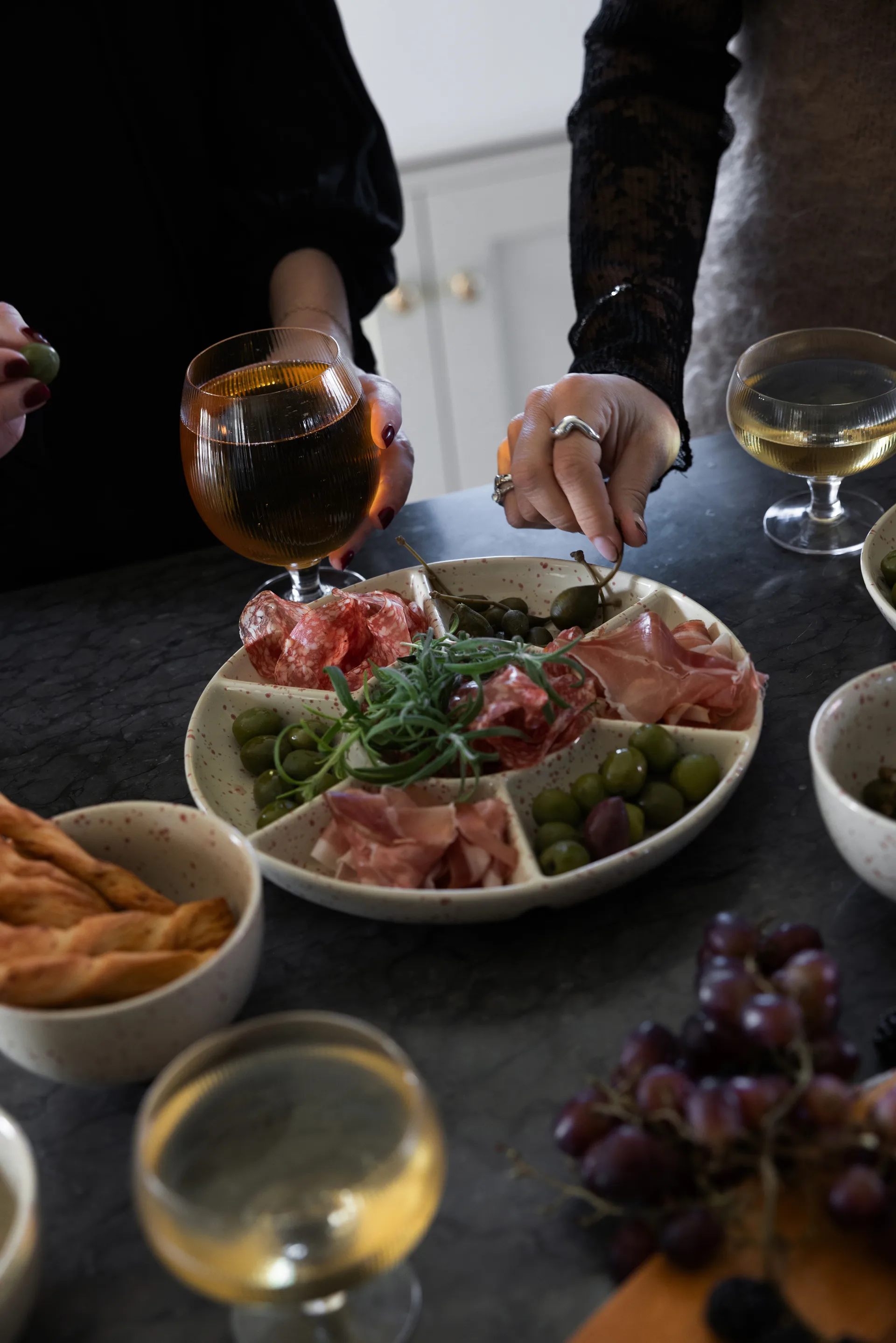 디테 서빙 플레이트, Beige-burgundy Sagaform | 사가폼