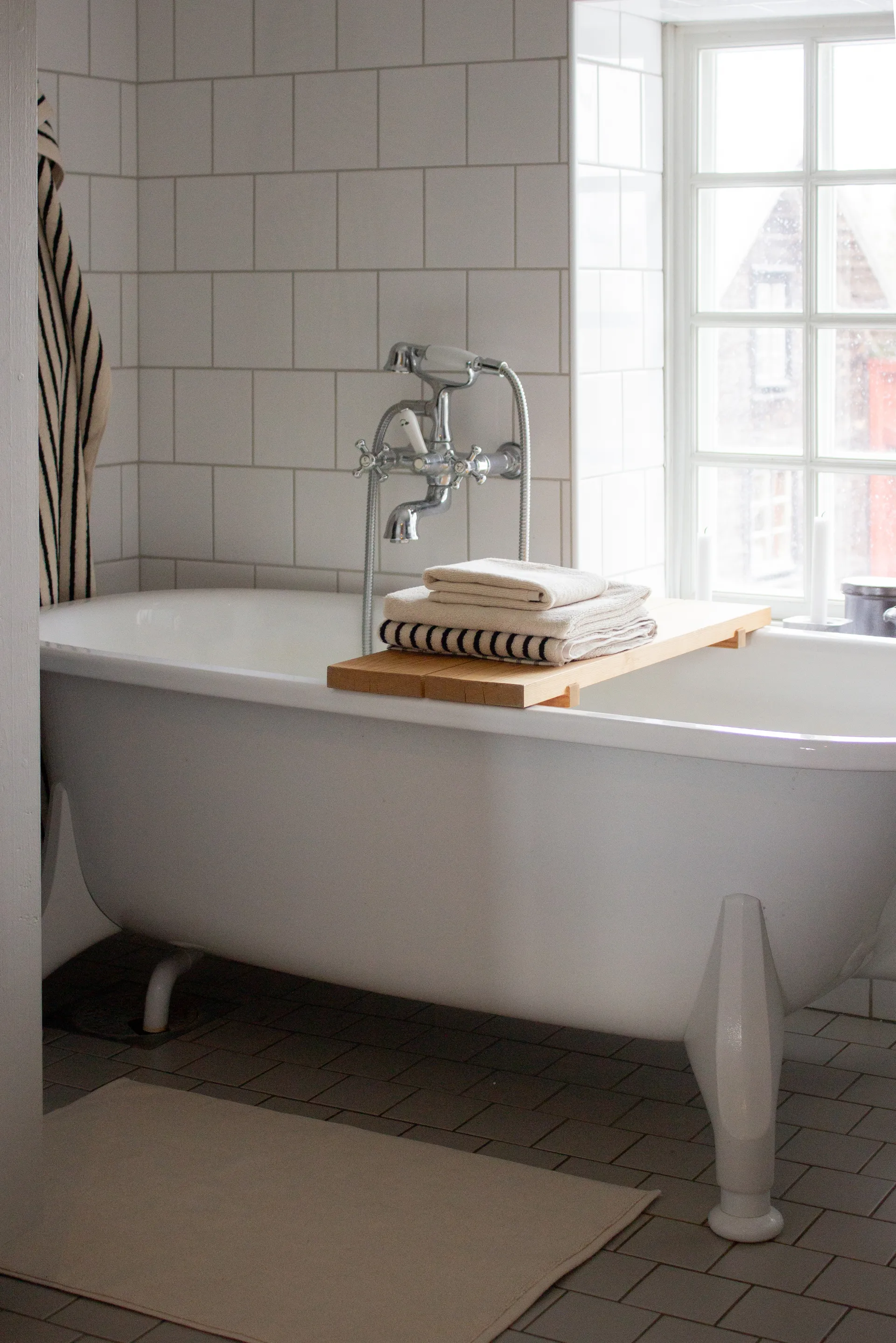 드리프트 바스 타월 100x150 cm 2개 세트 - 화이트-블랙 Scandi Living | 스칸디리빙