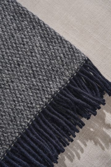 샌드스톤 울 스로우 130x180 cm - Indigo blue - Scandi Living | 스칸디리빙