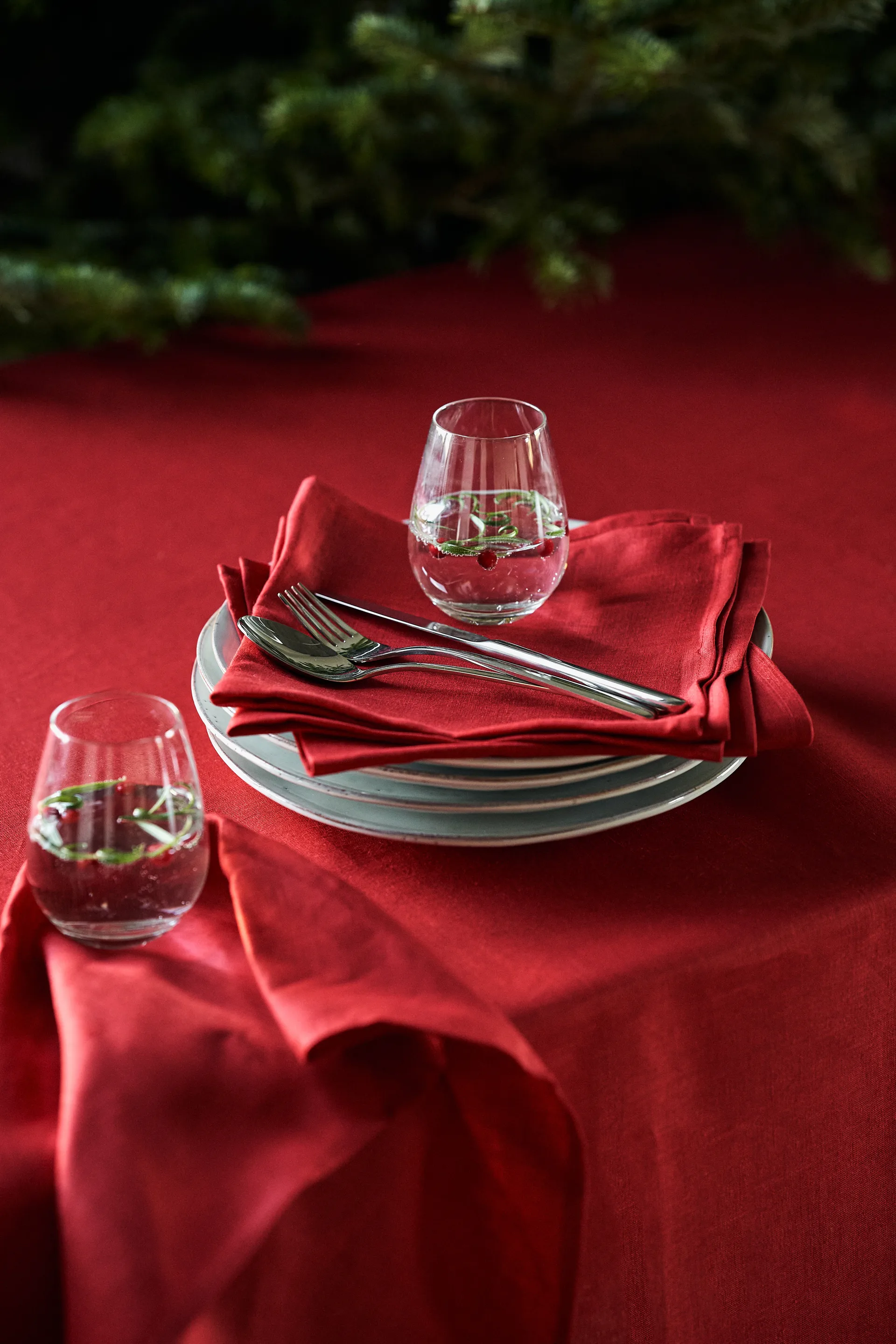 클린 리넨 테이블 클로스 145x350 cm, Red Scandi Living | 스칸디리빙