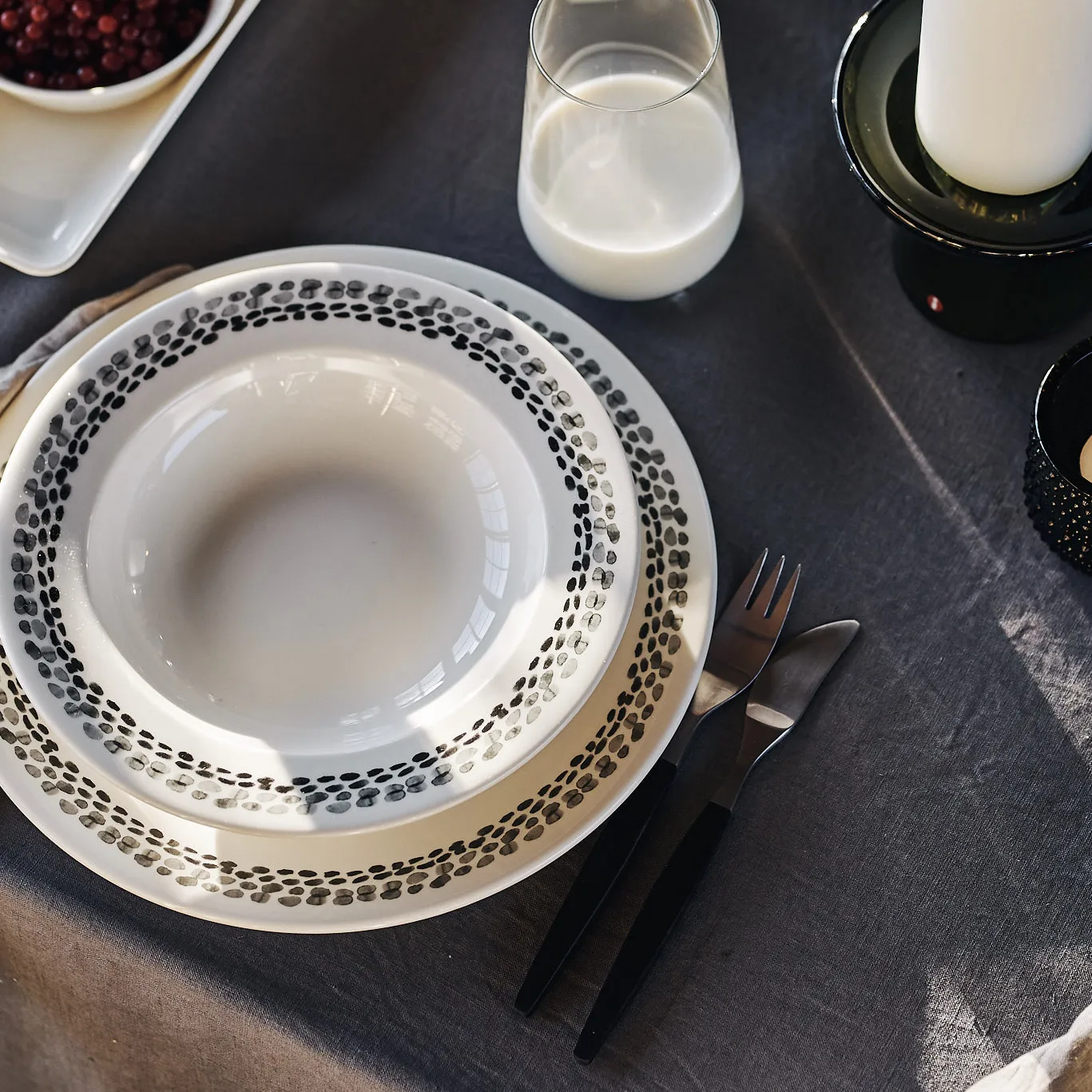 클라페스텐 플레이트 28 cm 4팩, black and white Scandi Living | 스칸디리빙