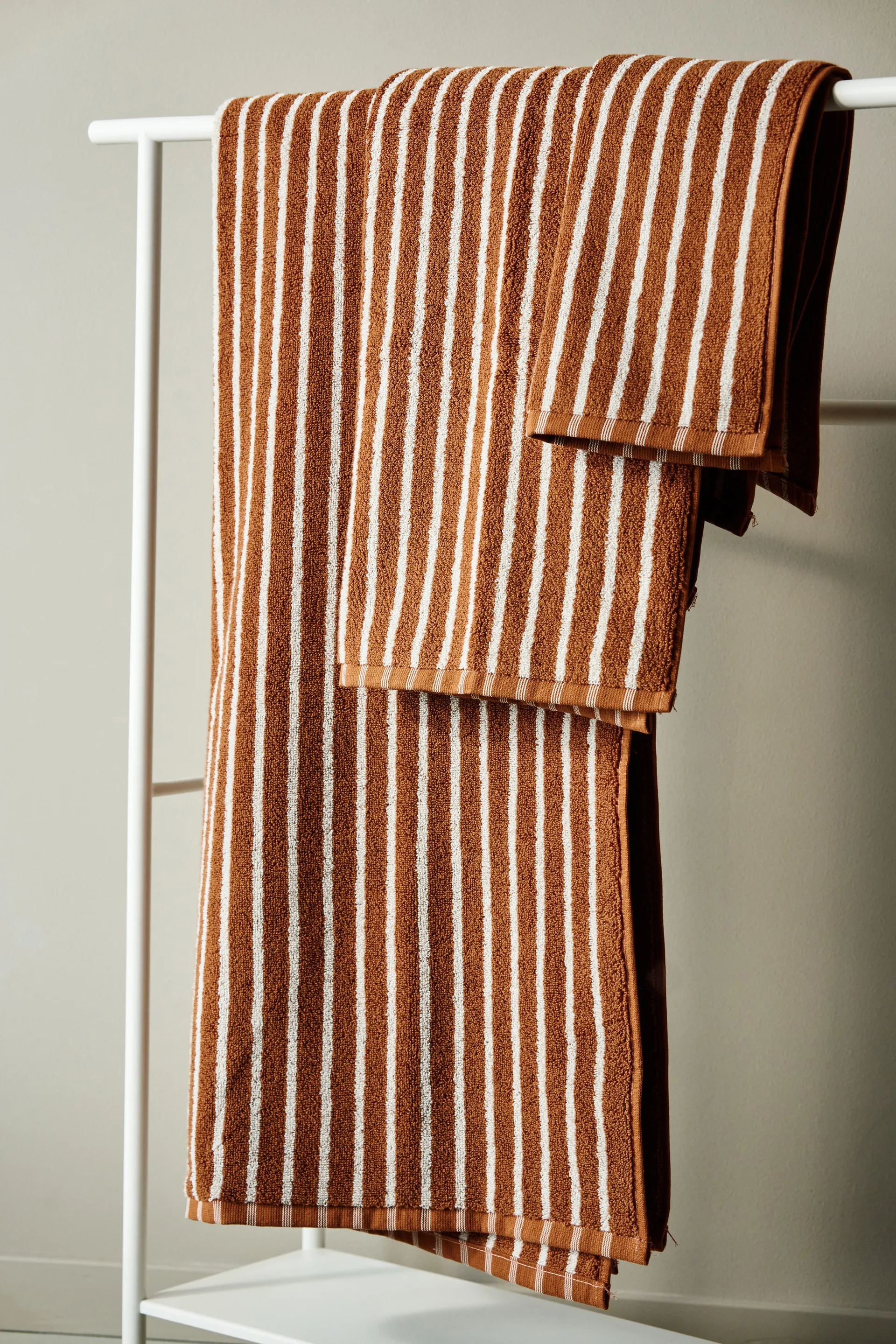 드리프트 타월 30x50 cm, Brown-white Scandi Living | 스칸디리빙