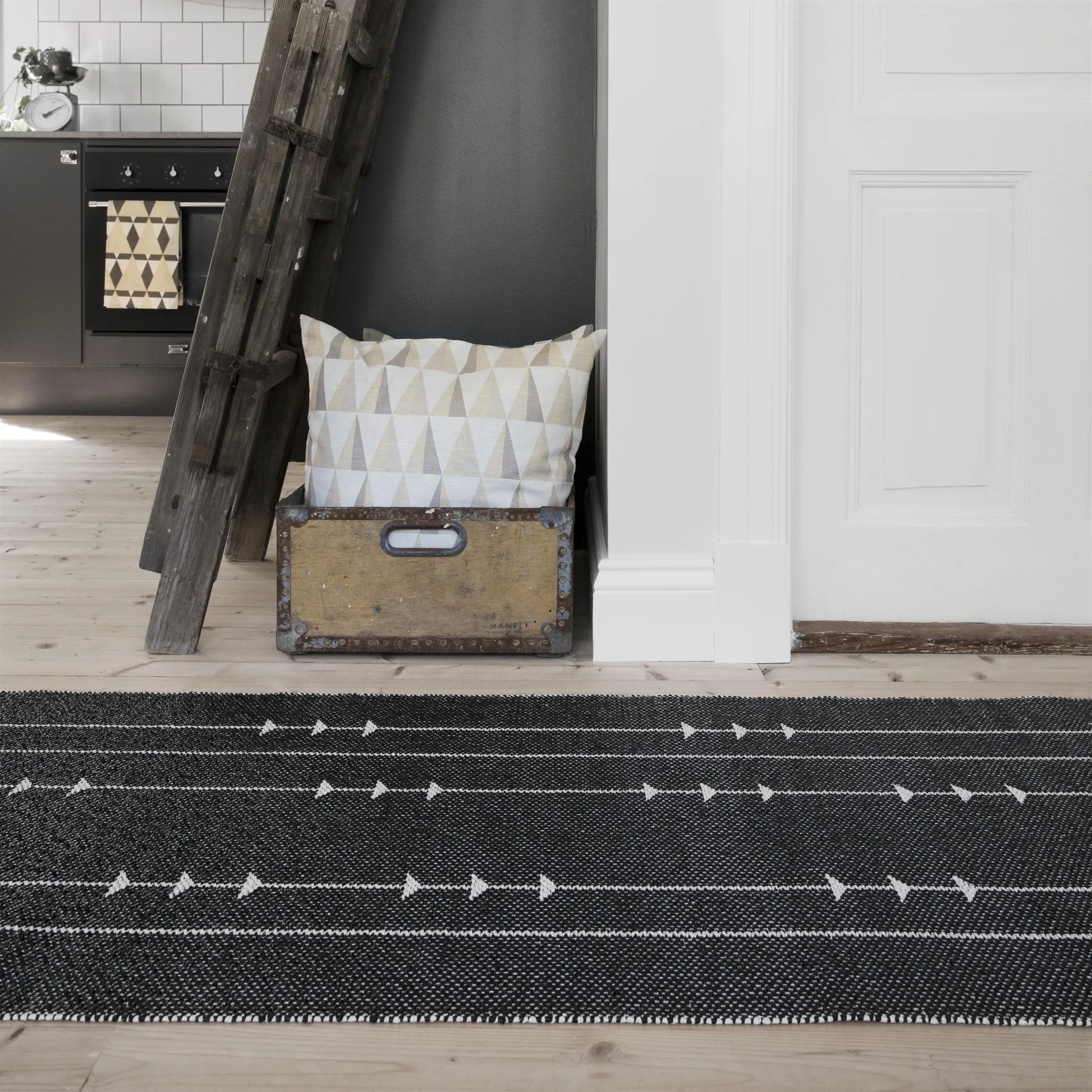 퍼 PVC 러그 누드 블랙, 70x150 cm Scandi Living | 스칸디리빙