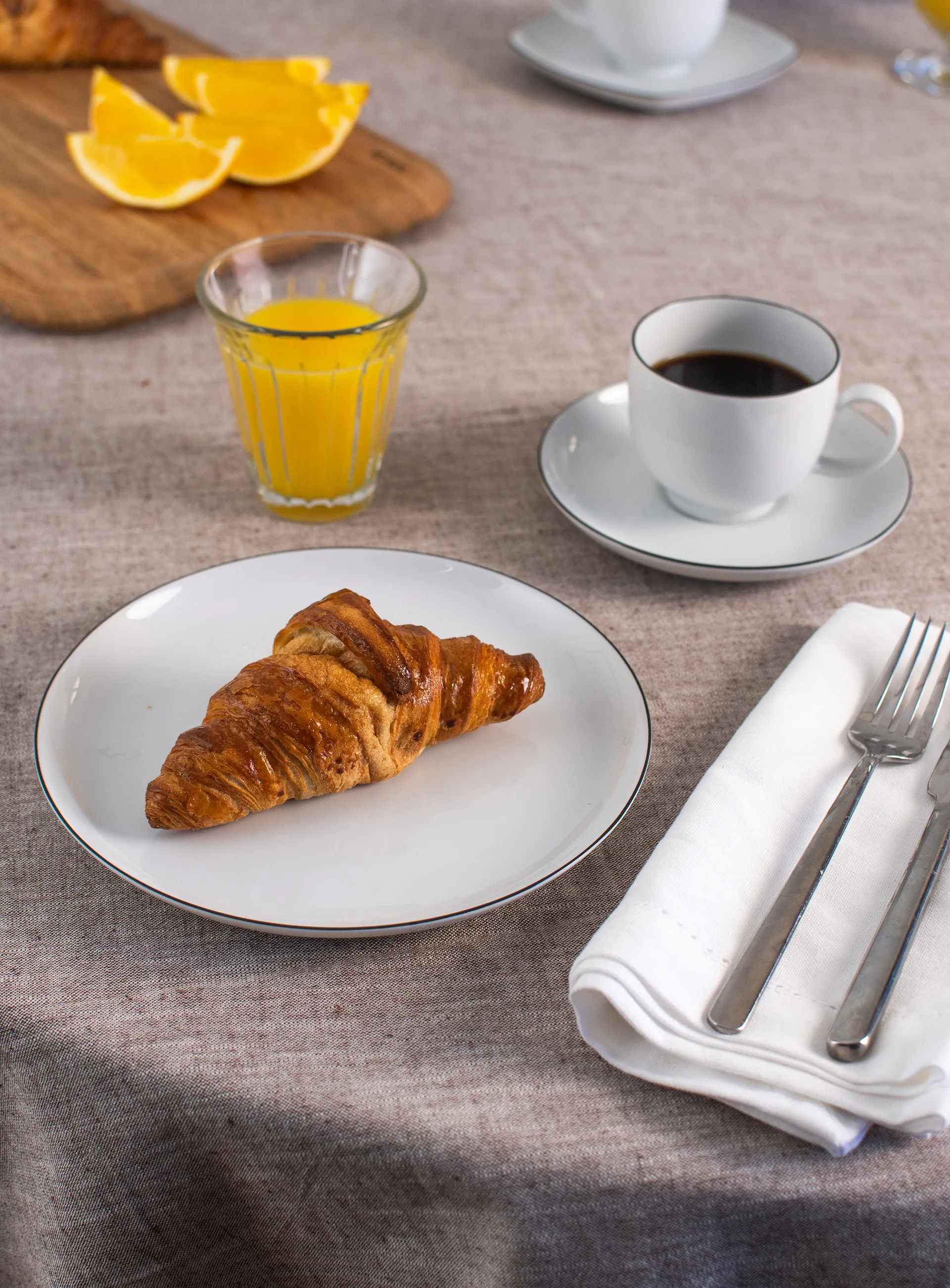 리도 블랙 라인 커피 서비스 18개 세트, White with black edge Seltmann Weiden | 셀트만바이덴