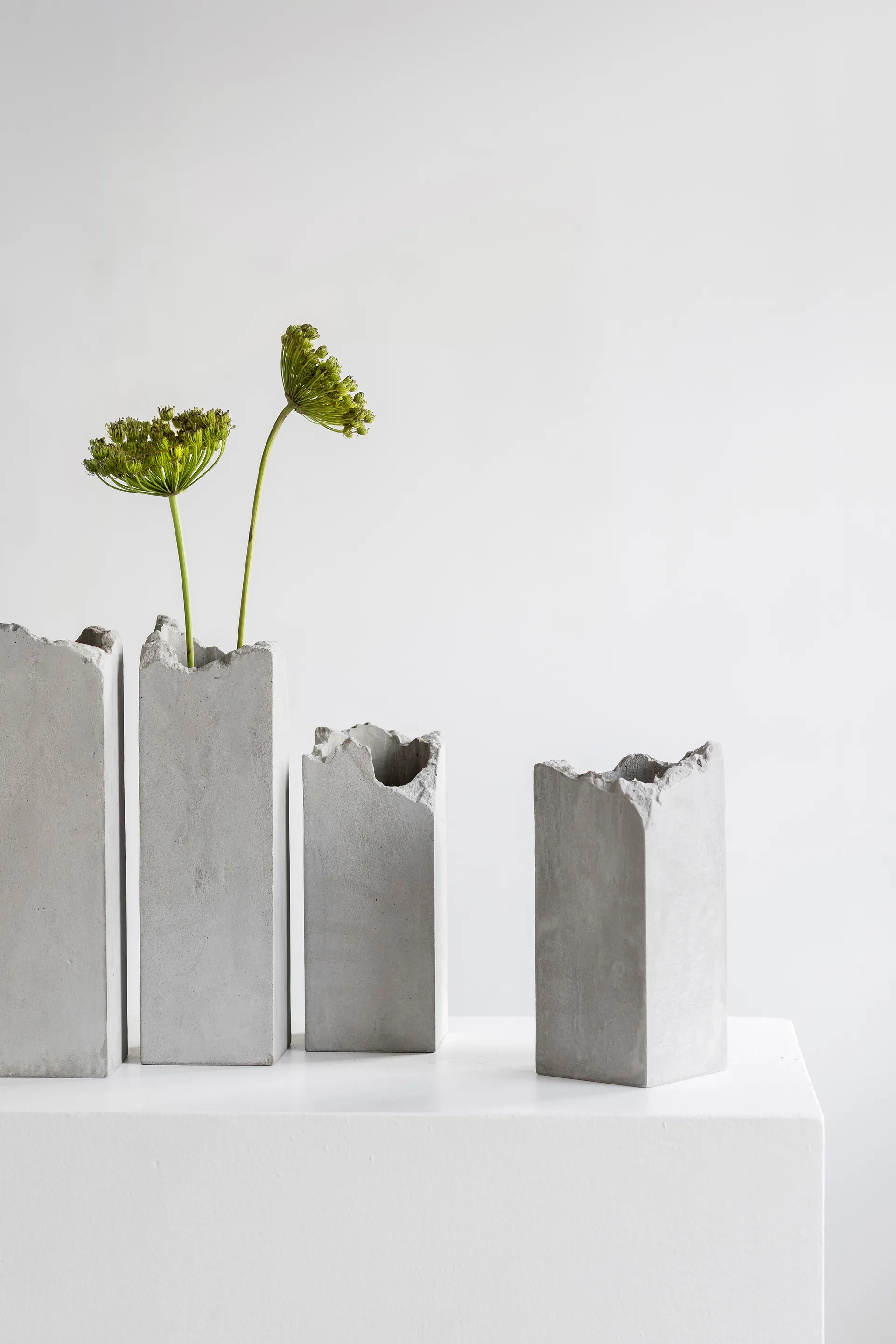 Broquaine 화병 L 38 cm, Grey Serax | 세락스