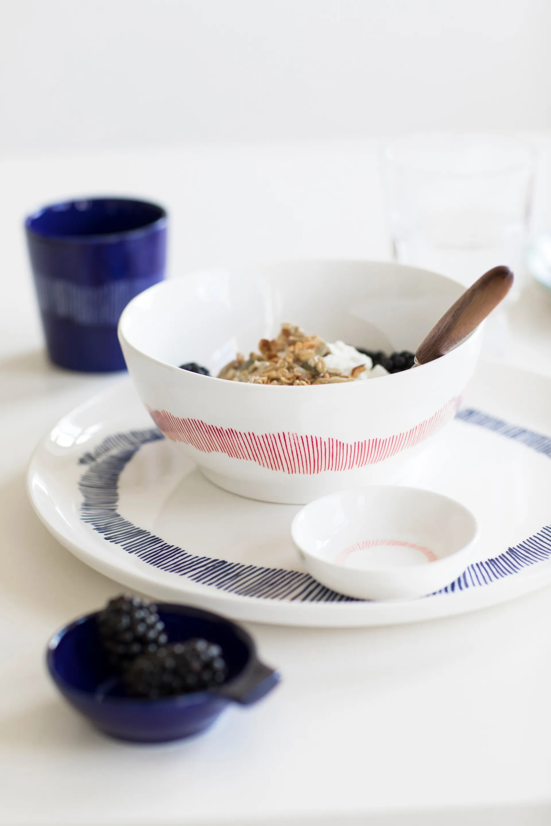 Ottolenghi Feast 접시 L Ø26 cm 2개 세트, White stripes-blue Serax | 세락스