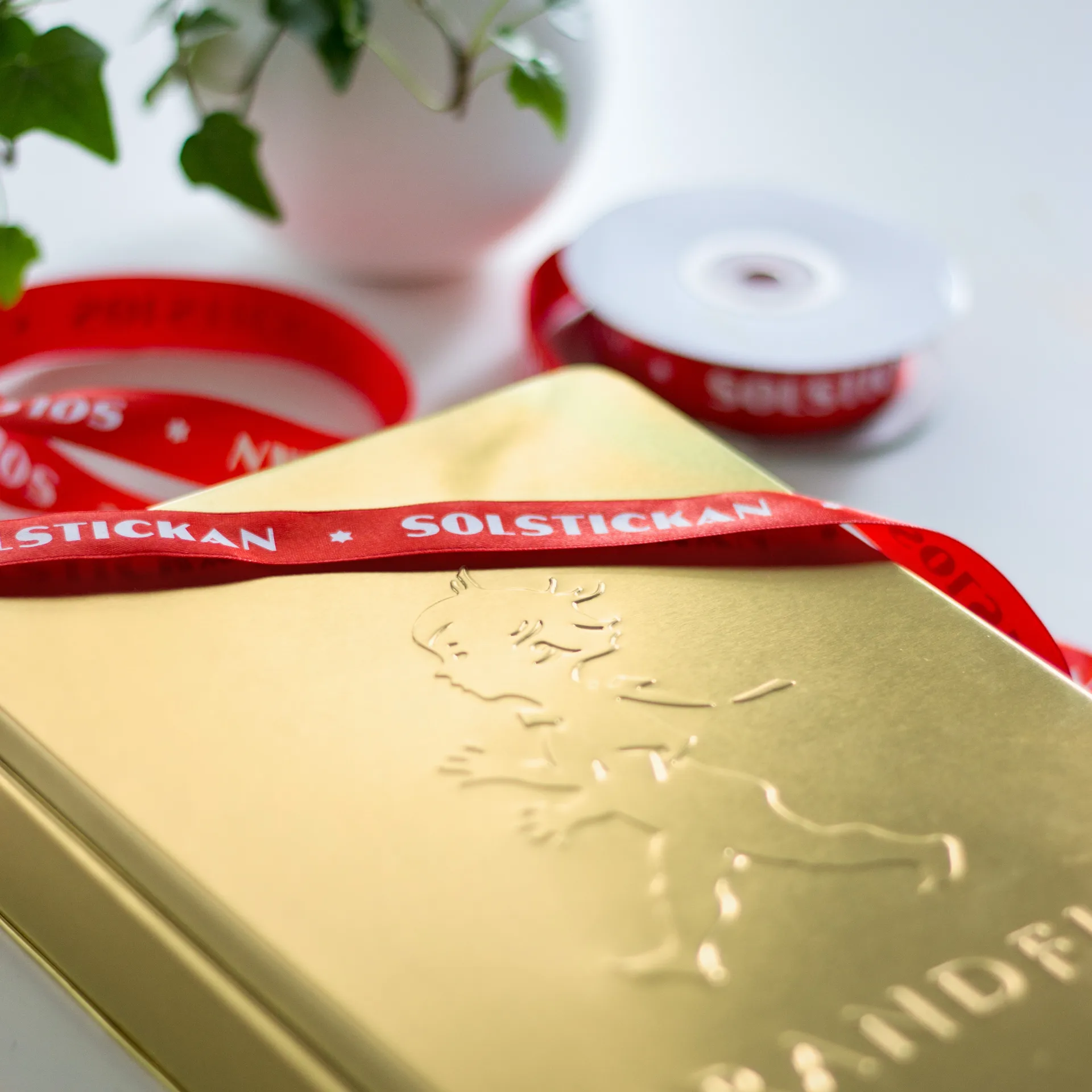 솔스티칸 파이어 담요 120x120 cm, Matt gold Solstickan Design | 솔스티칸 디자인