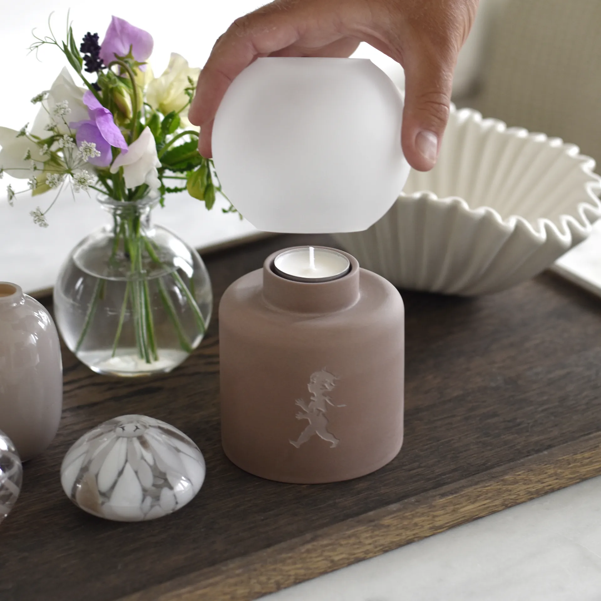 글로브 티라이트 홀더 Ø9.5x17 cm, Brown Solstickan Design | 솔스티칸 디자인