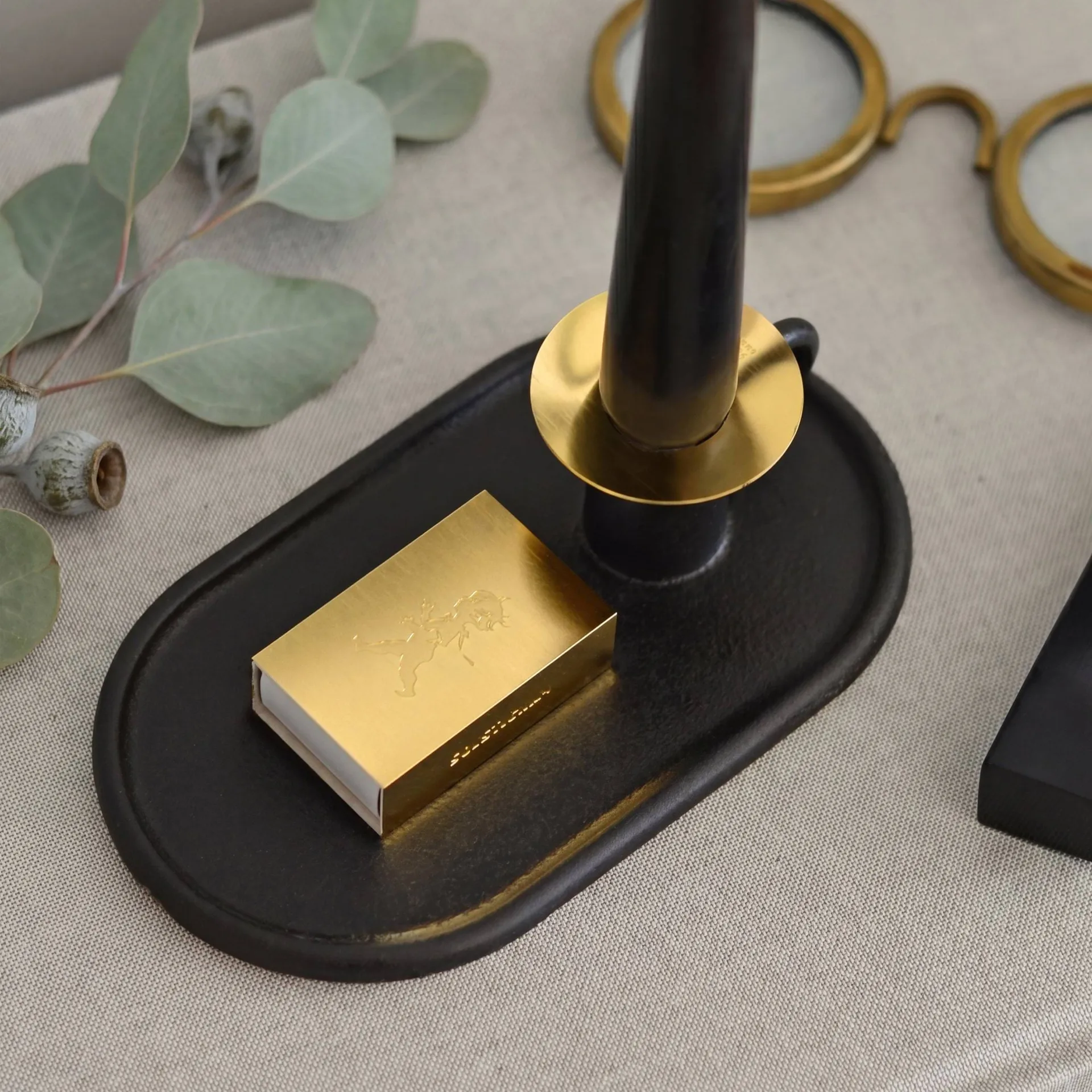 손잡이 캔들 홀더와 성냥 케이스, Black Solstickan Design | 솔스티칸 디자인