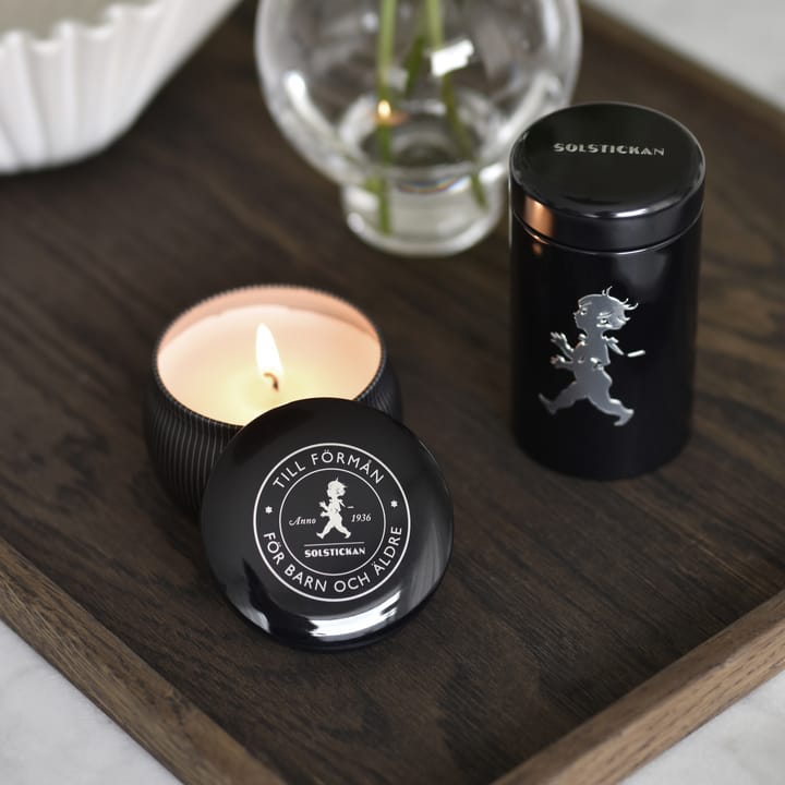 Solstickan 기프트 박스 향초 + 성냥 튜브 - Black-scented candle cedarwood - Solstickan Design | 솔스티�칸 디자인