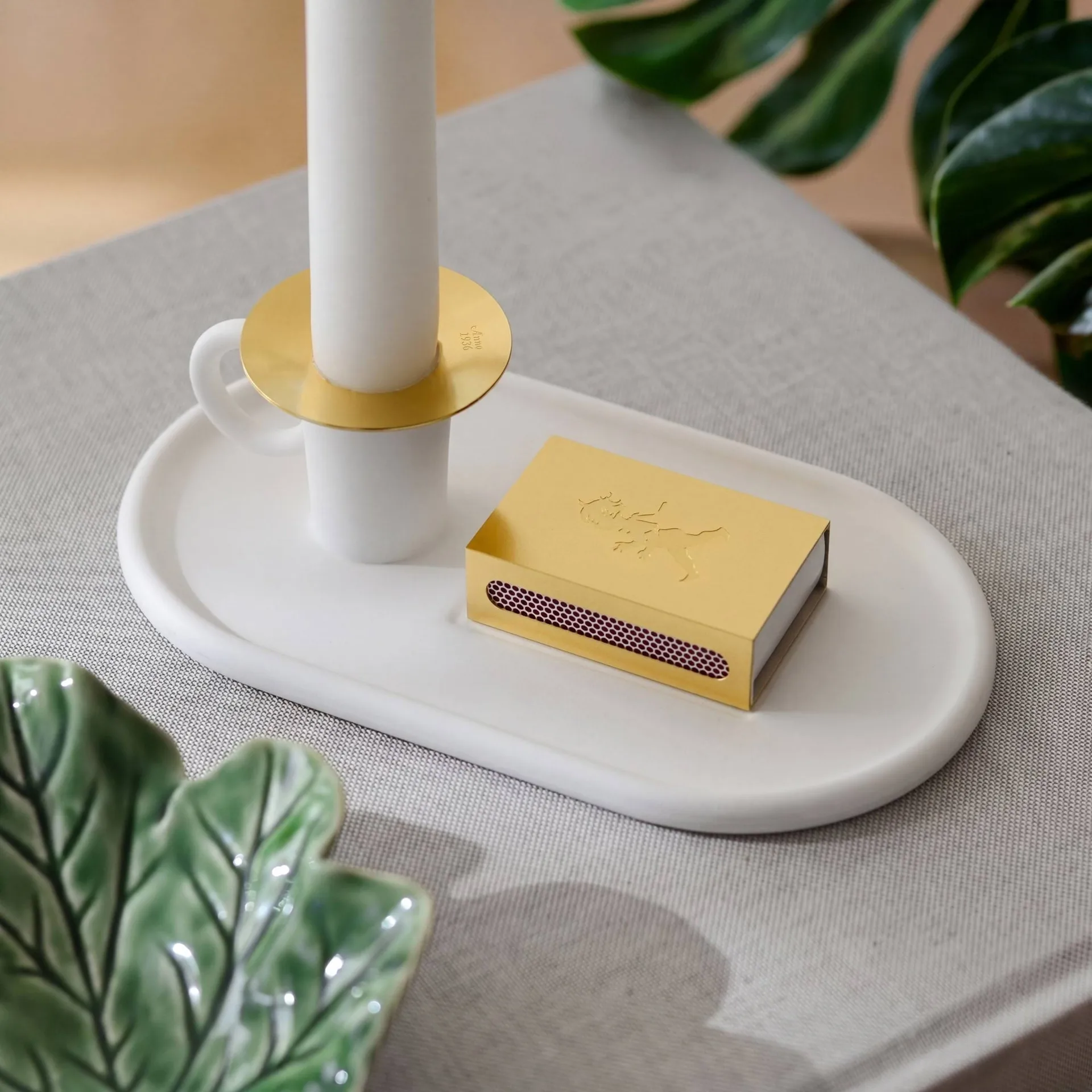 손잡이 캔들 홀더와 성냥 케이스, White Solstickan Design | 솔스티칸 디자인