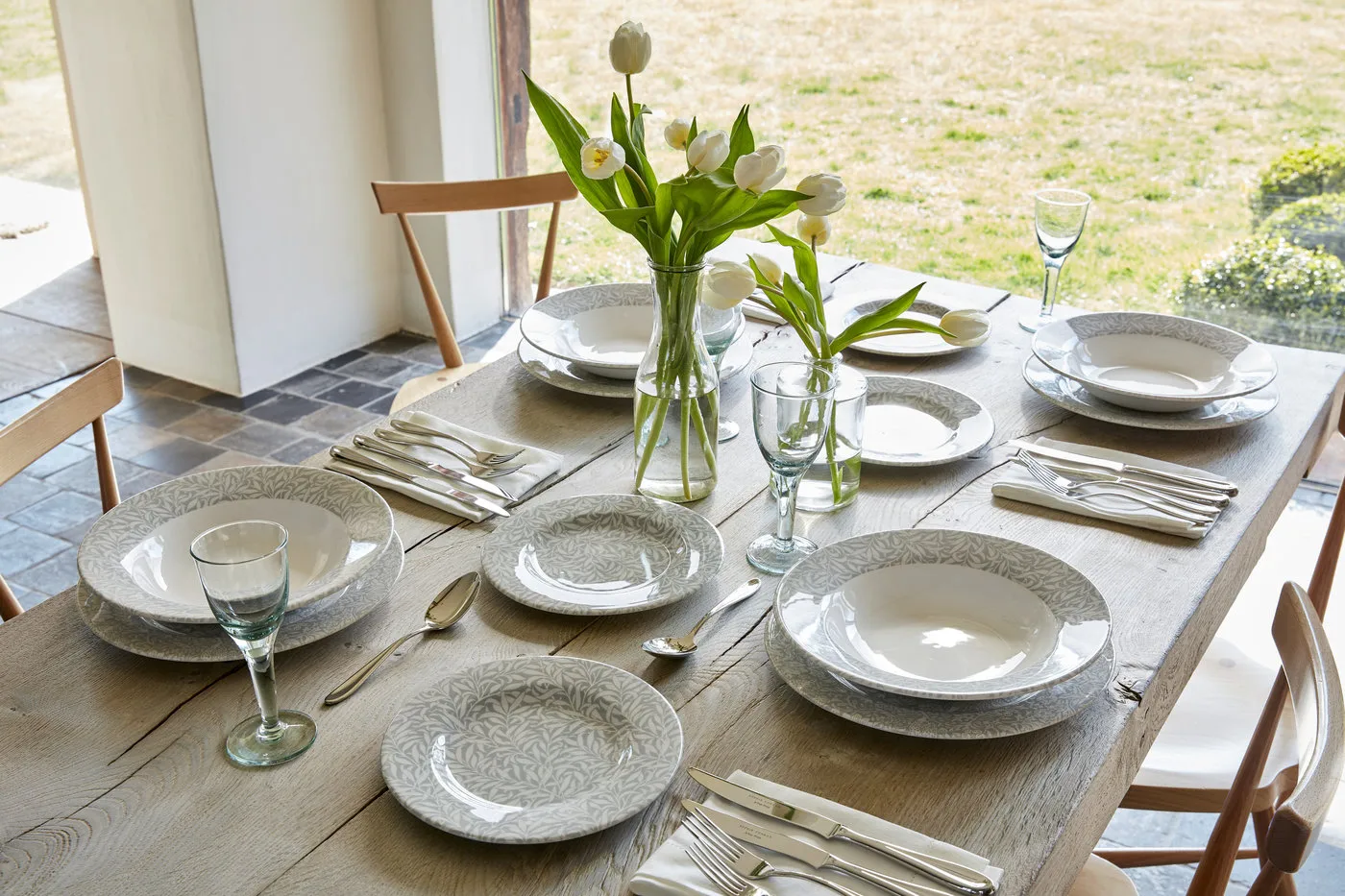 스트로베리 시프 접시 Ø28 cm, Grey Spode | 스포드