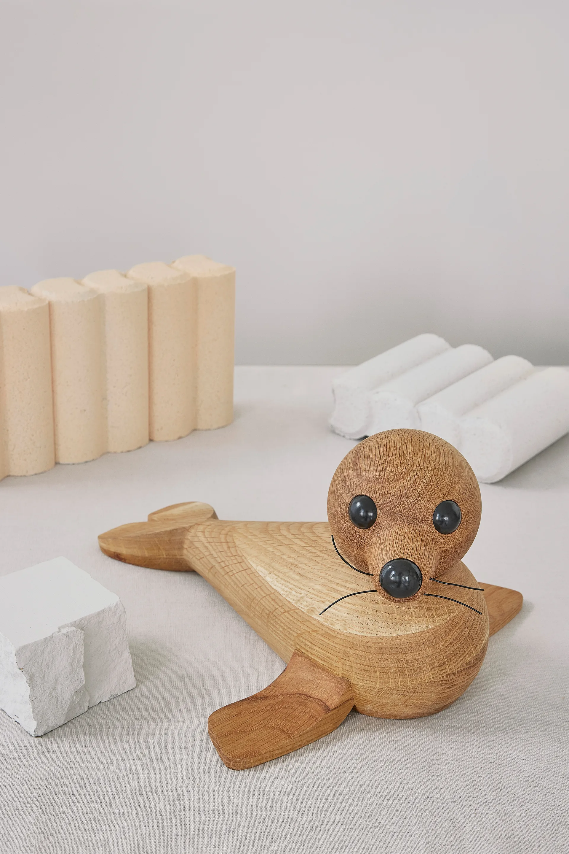 아나아나 물개 나무 데코레이션 34.5 cm, Oak Spring Copenhagen | 스프링 코펜하겐