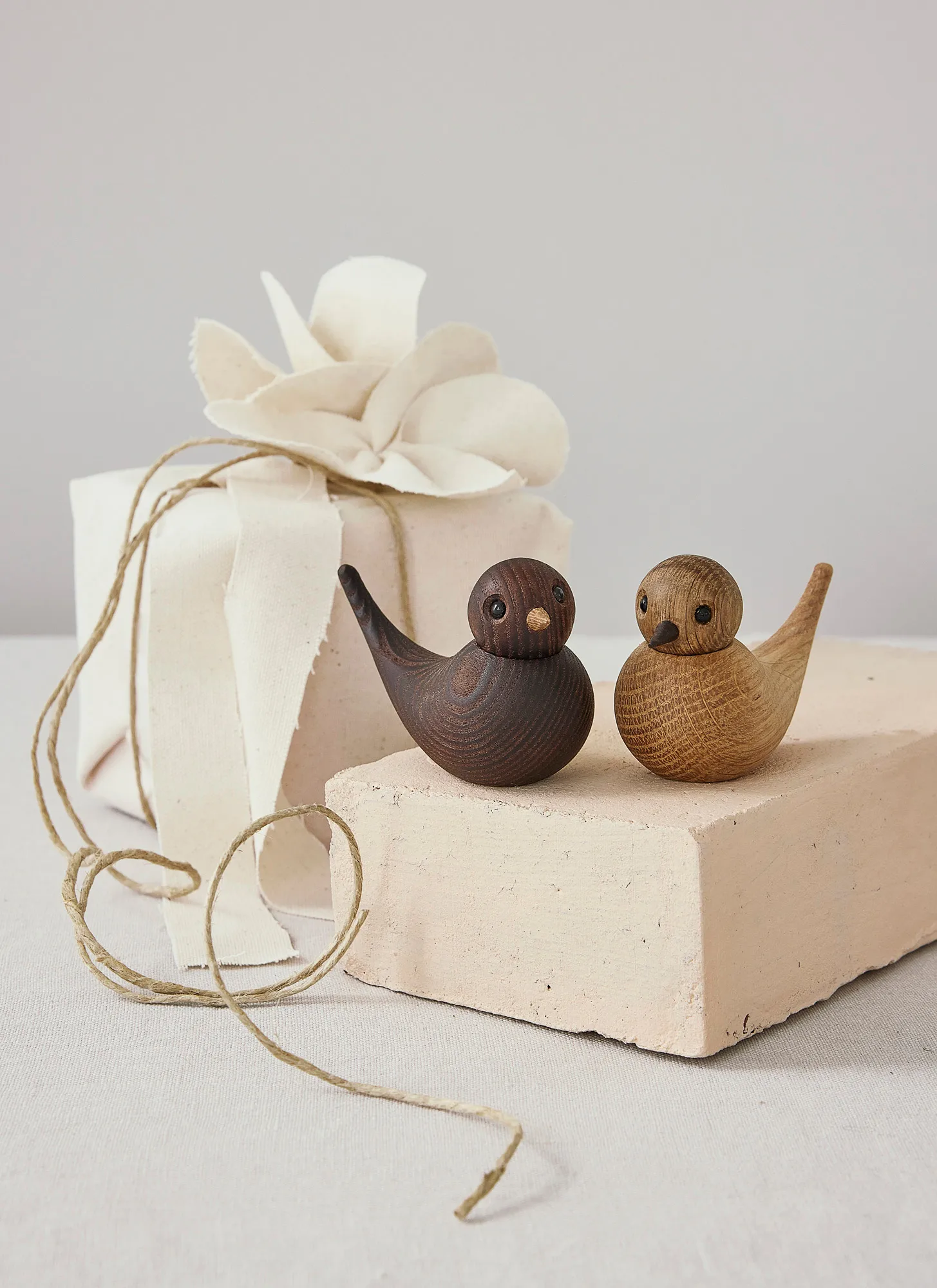 스위티즈 스왈로우 나무 데코레이션 9.7 cm 2개 세트, Oak Spring Copenhagen | 스프링 코펜하겐