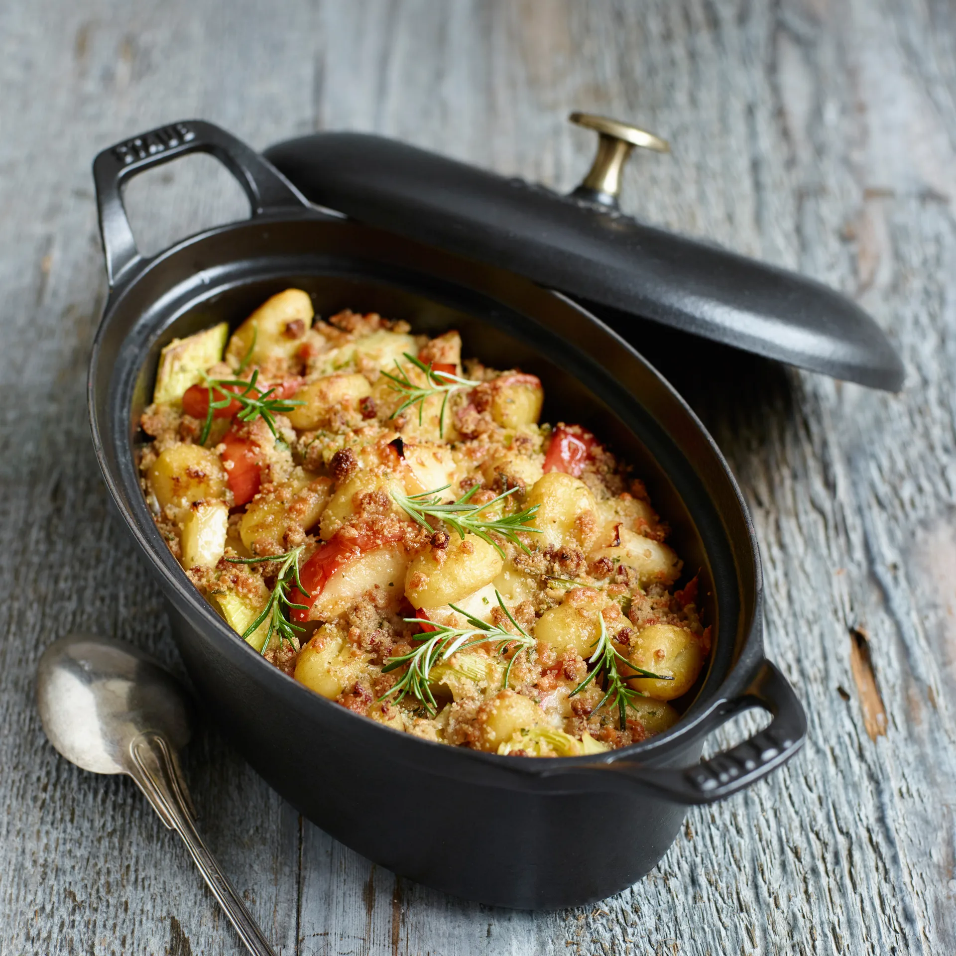 빈티지 라 꼬꼬떼 캐서롤 오벌 디쉬 1.7 L, Black STAUB | 스타우브