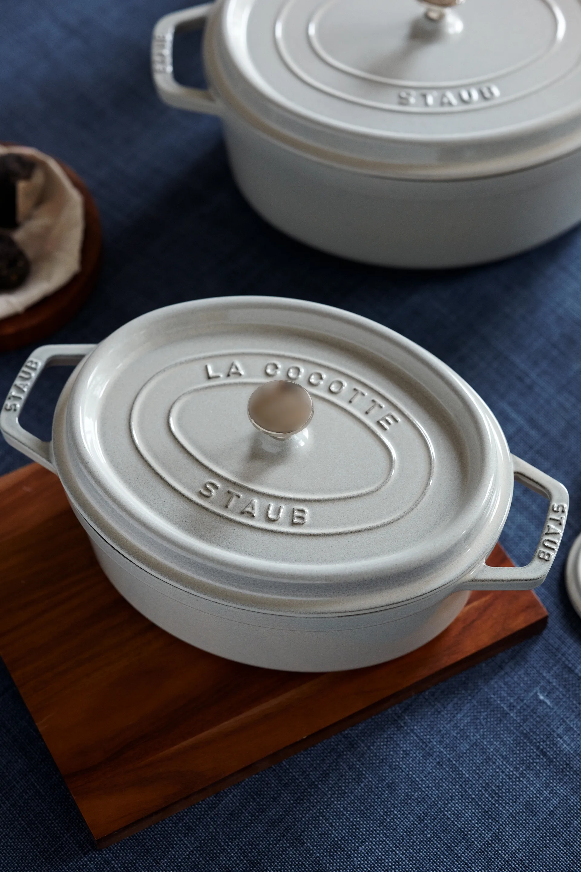 꼬꼬떼 화이트 트러플 오벌, 23cm (2.35L) STAUB | 스타우브