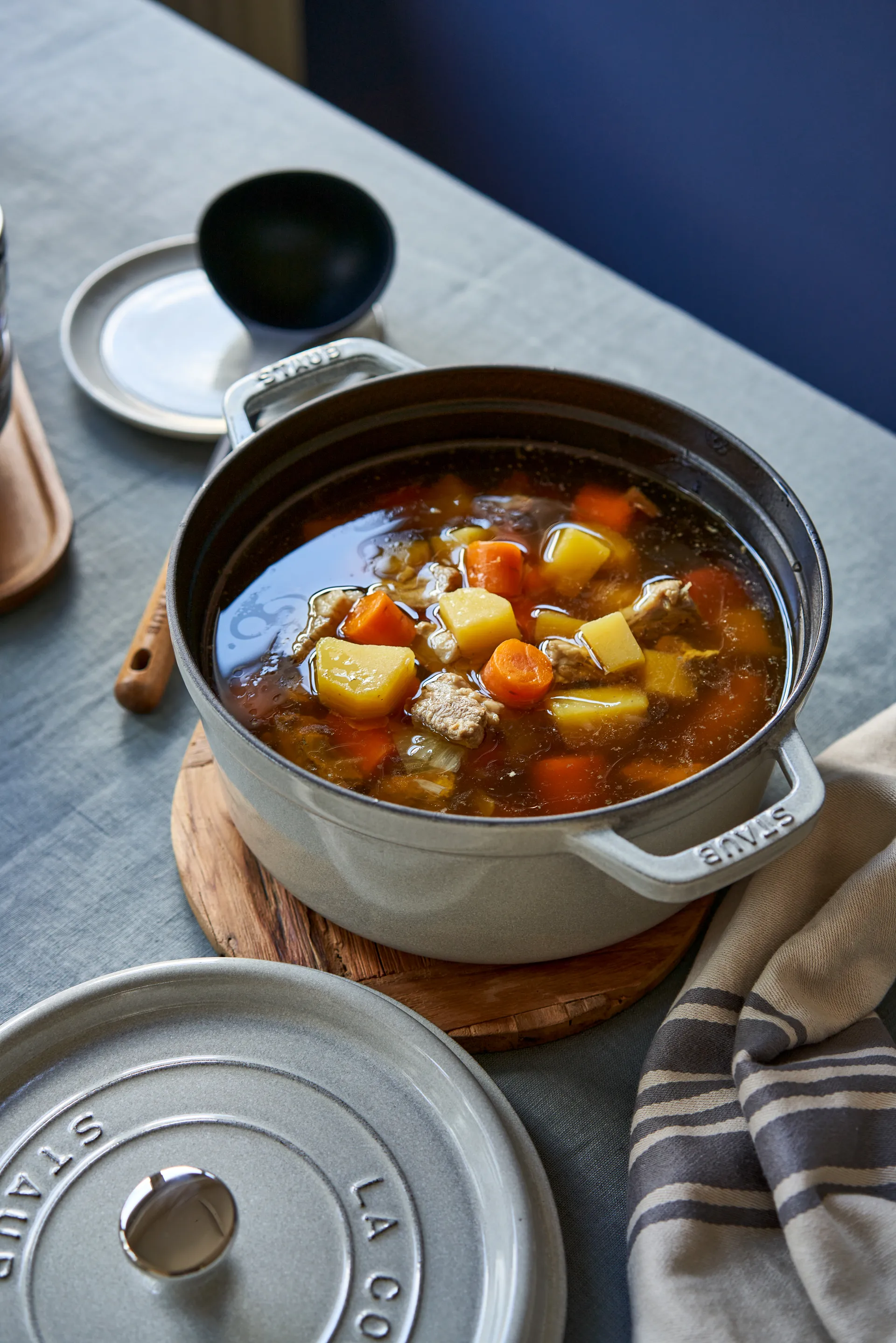 꼬꼬떼 화이트 트러플, 24cm (3.8L) STAUB | 스타우브