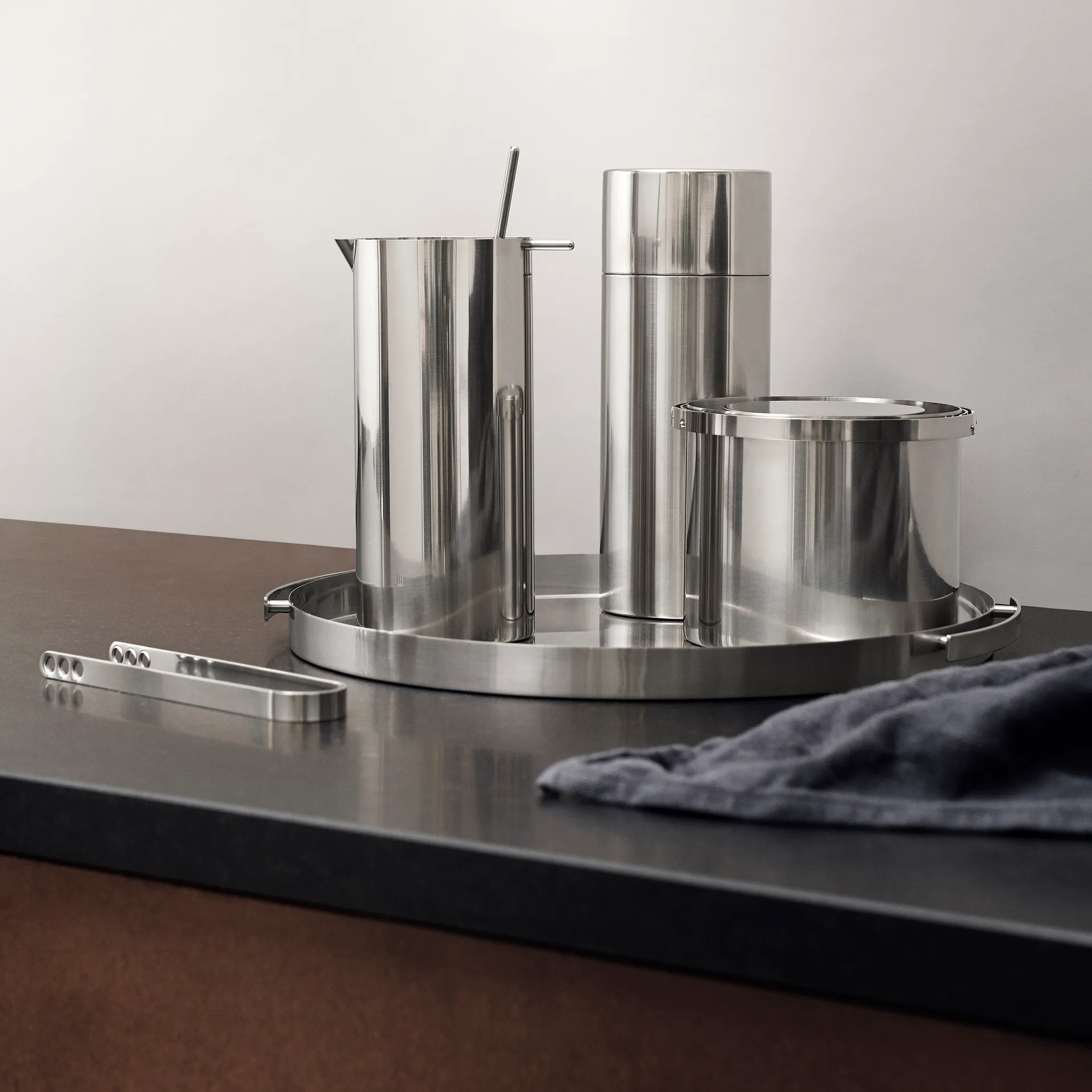 AJ 실린더 라인 칵테일 저그 1 l, Stainless steel Stelton | 스텔톤