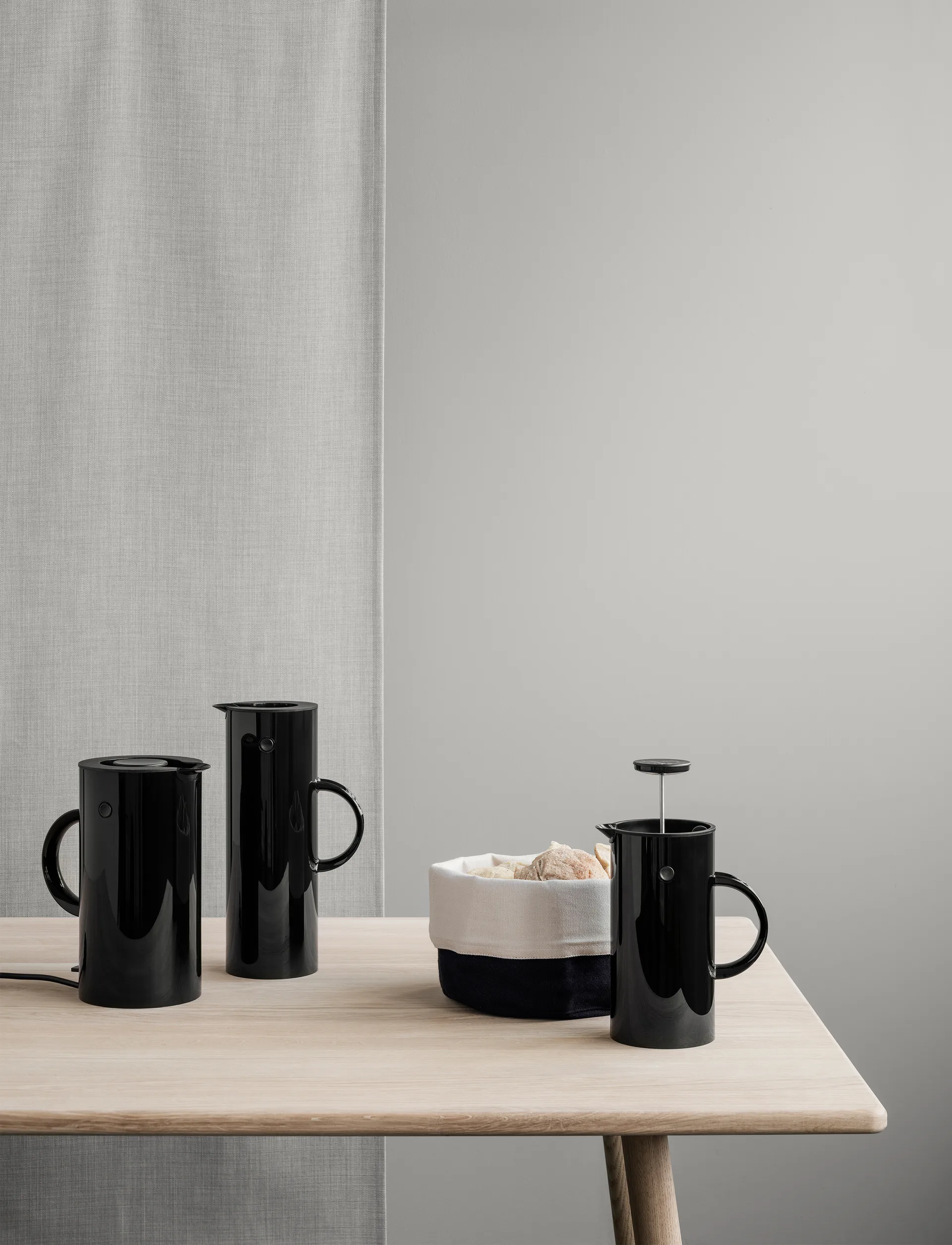 EM77 스텔톤 진공 병 1 L, black shiny Stelton | 스텔톤