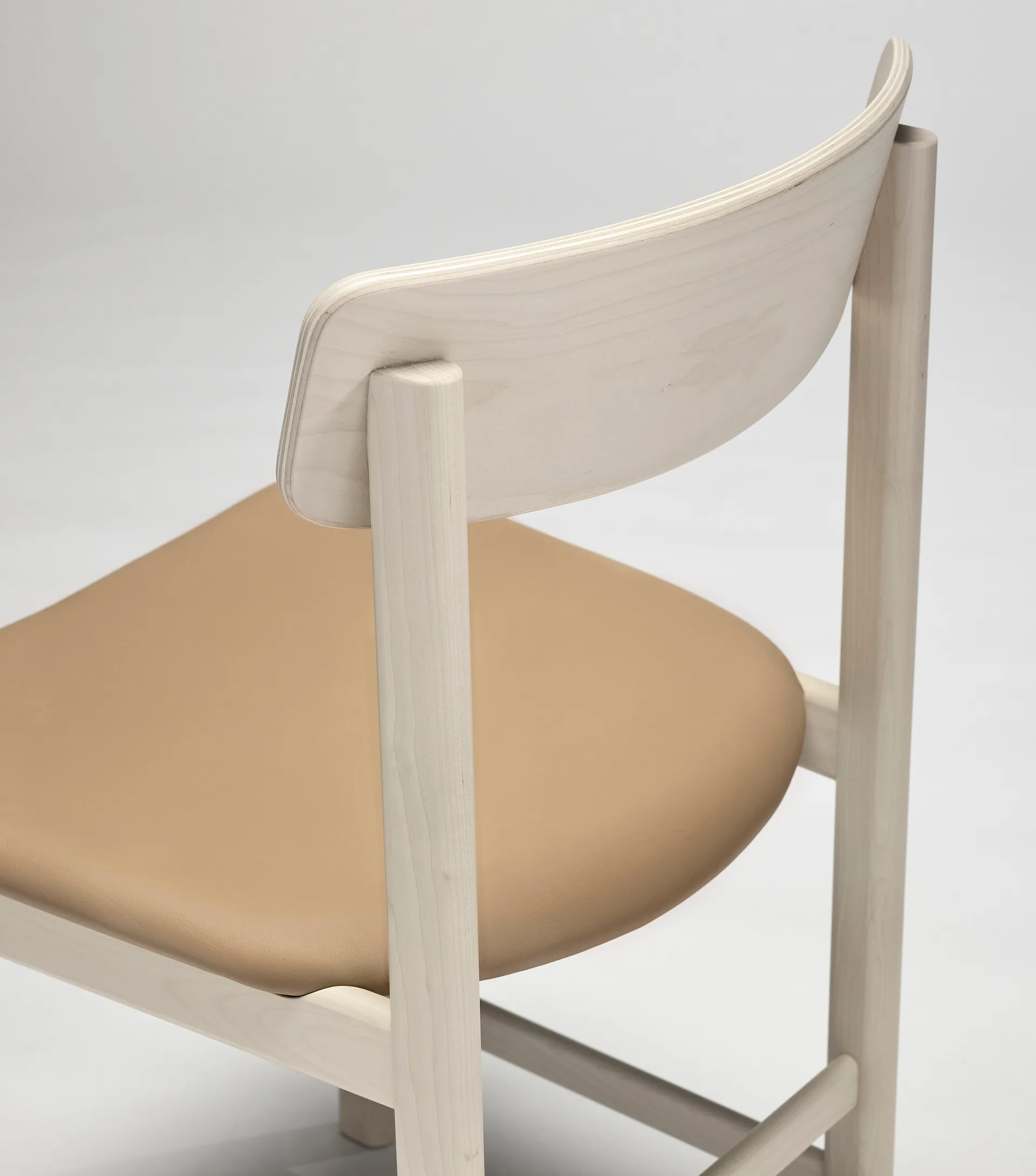 팔 체어, Birch light matte lacquer-Elmosoft 22030 Stolab | 스톨랩