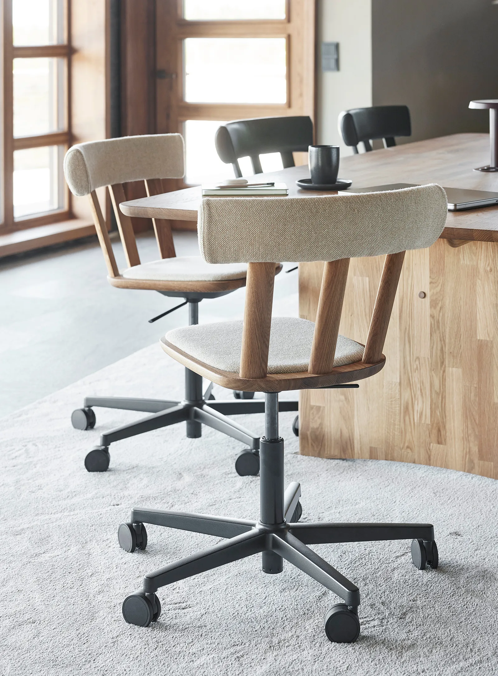 알트 체어 스위블 베이스 업홀스터드 시트 오크, Hallingdal 65-220-natural oil Stolab | 스톨랩