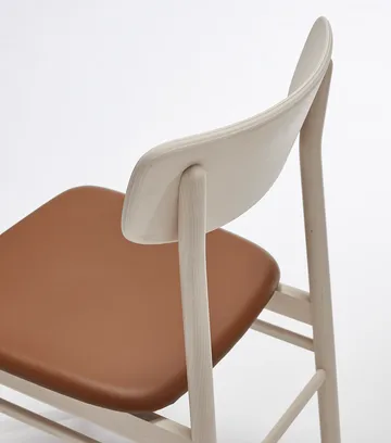 Prima Vista 체어 화이트-오일드 버치 - Leather Elmosoft 43807 cognac - Stolab | 스톨랩
