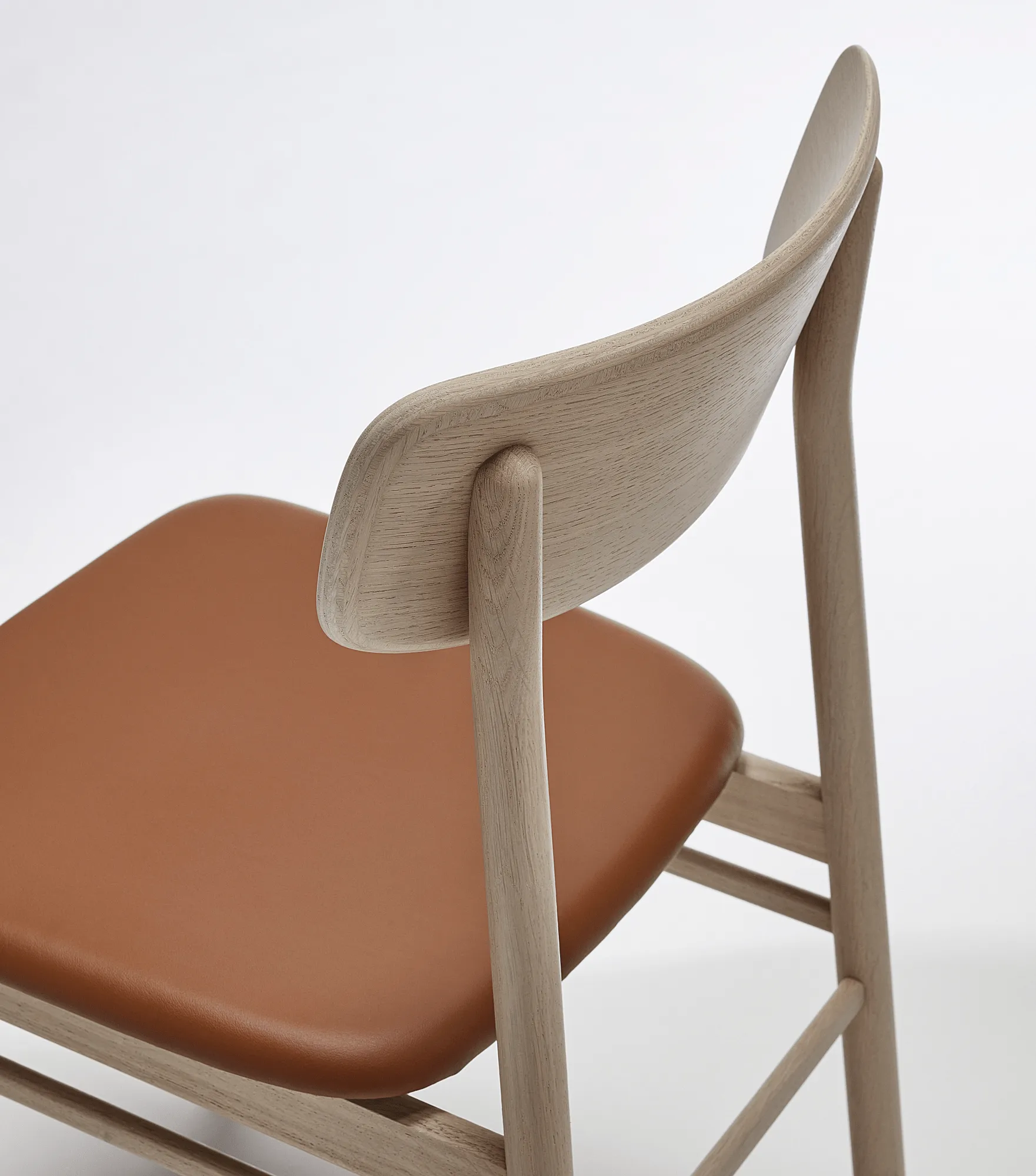 Prima Vista 체어 화이트-오일드 오크, Leather Elmosoft 43807 cognac Stolab | 스톨랩