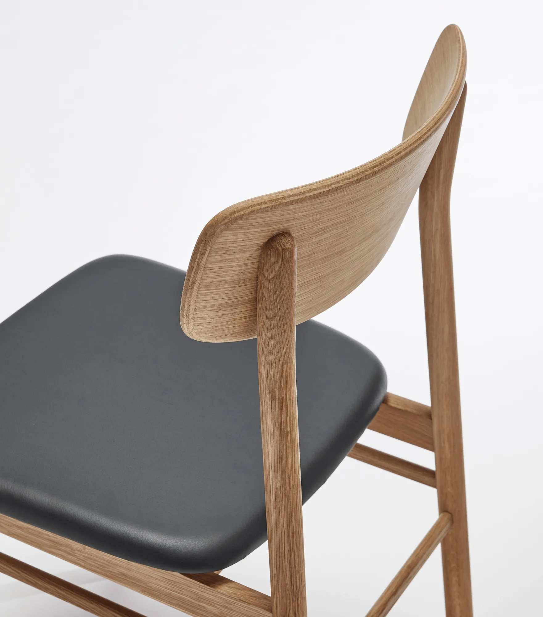 Prima Vista 체어 오일드 오크, Leather Elmosoft 99001 black Stolab | 스톨랩