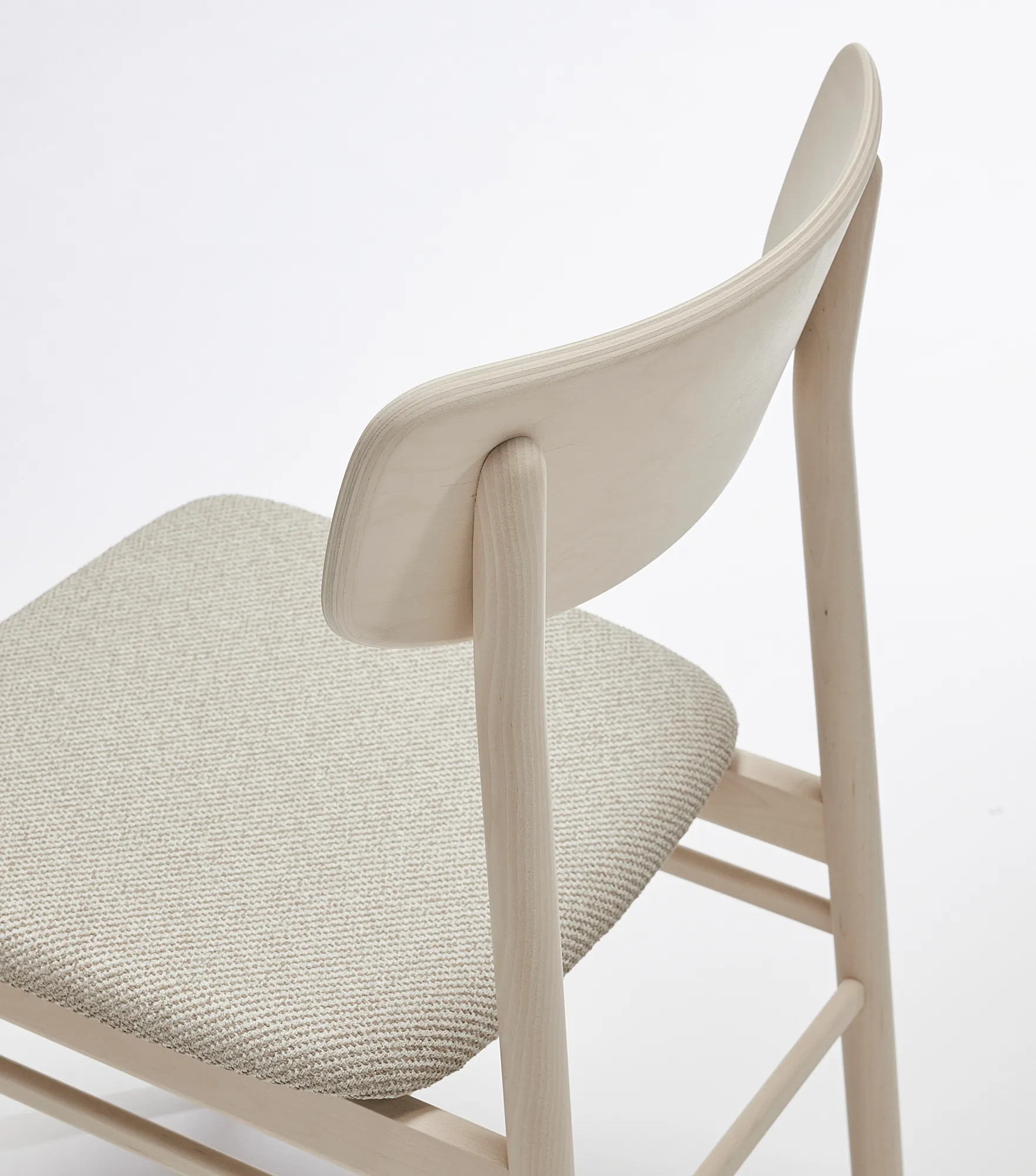 Prima Vista 체어 버치 라이트 매트 마감, Textile Atto Driftwood V3576/01 grey Stolab | 스톨랩