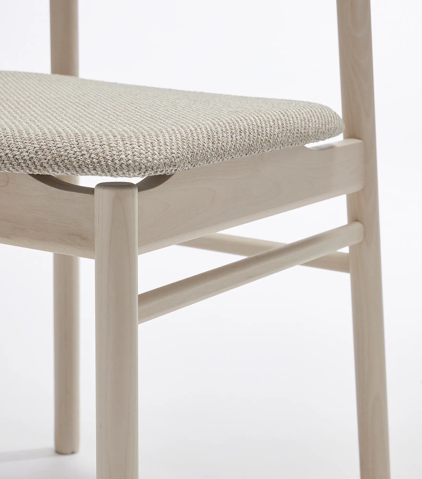 Prima Vista 체어 화이트-오일드 버치, Textile Atto Driftwood V3576/01 grey Stolab | 스톨랩