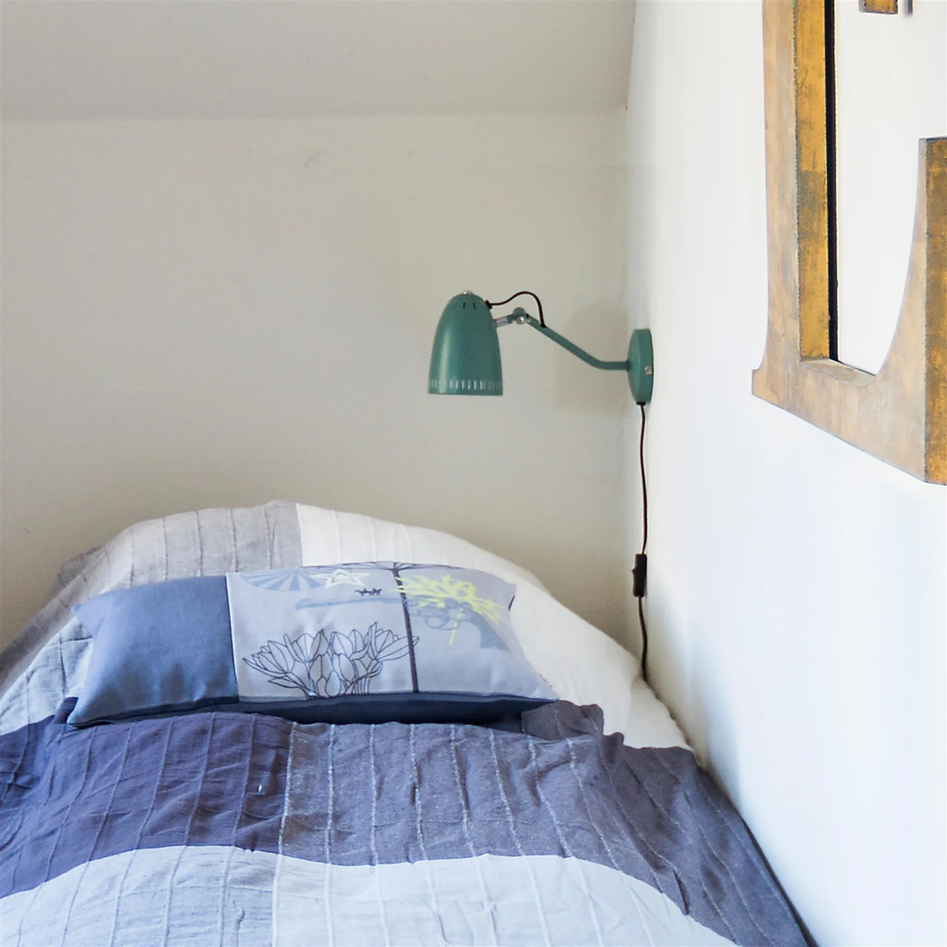 다이나모 벽 조명, matte duck green Superliving | 수퍼리빙