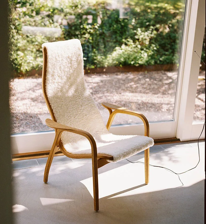 라미노 암체어 래커드 비치/양피, 문라이트-베이지 Swedese | 스웨데제