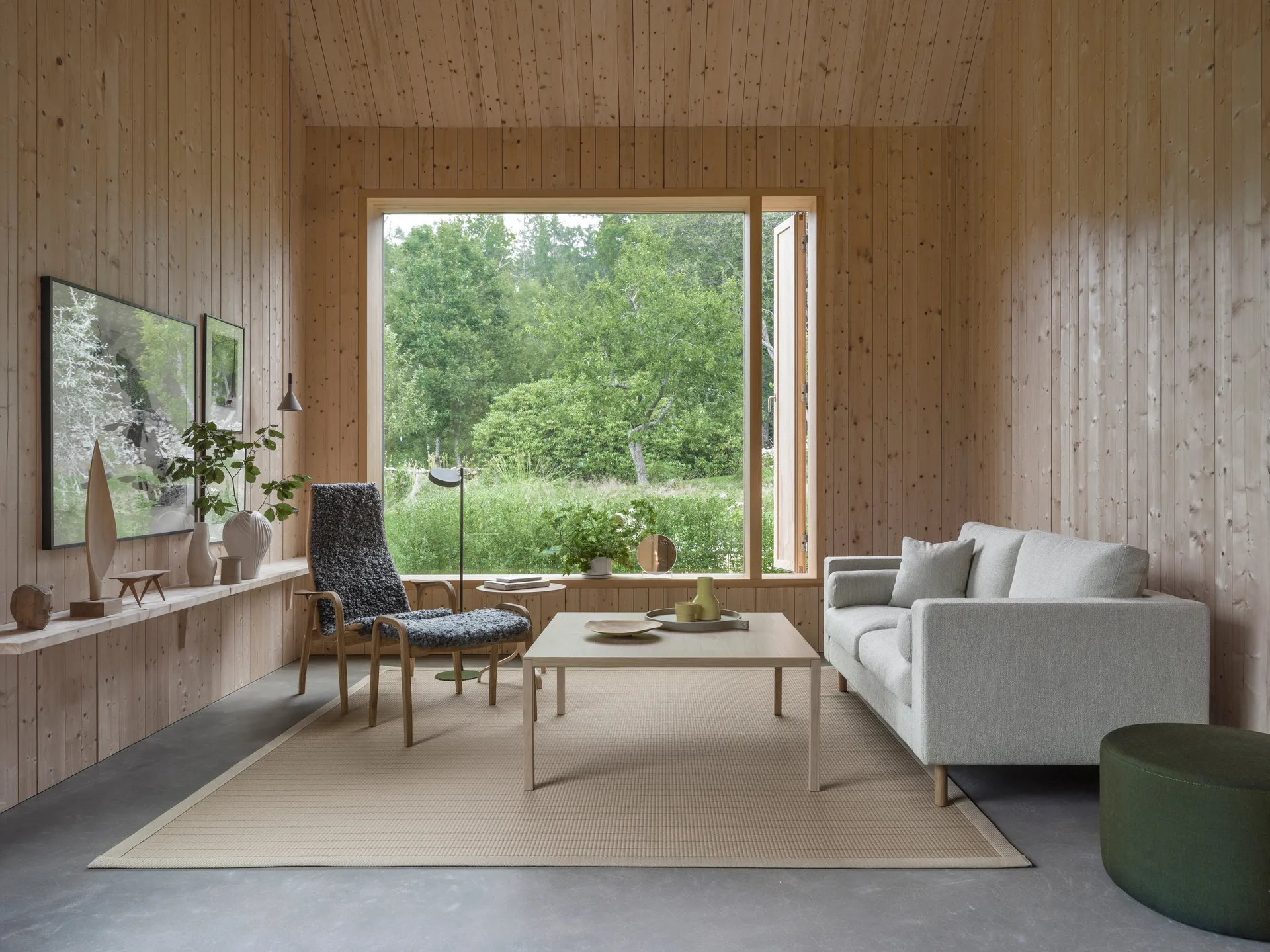 라미노 암체어 & 오토만 오일드 오크/양피, 문라이트-베이지 Swedese | 스웨데제