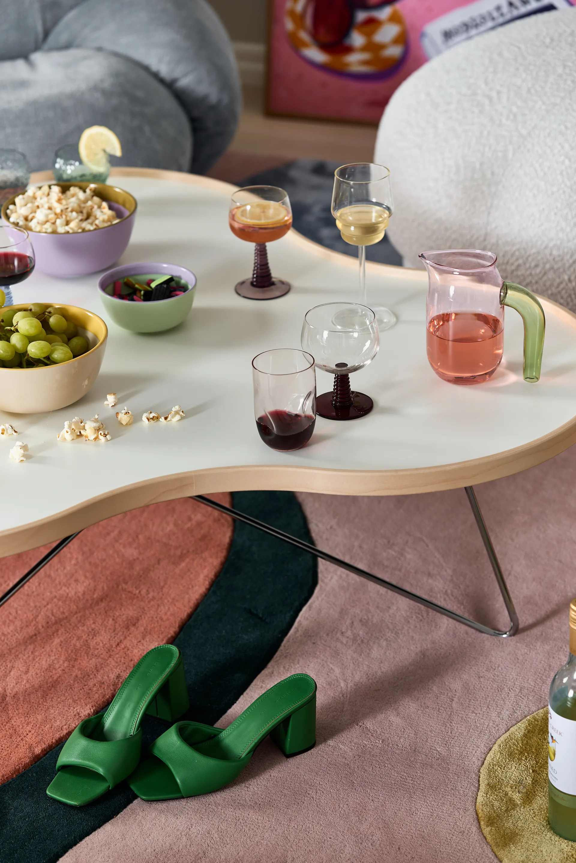 플라워 테이블 84x90 cm, H39 cm 오크 도장 Swedese | 스웨데제