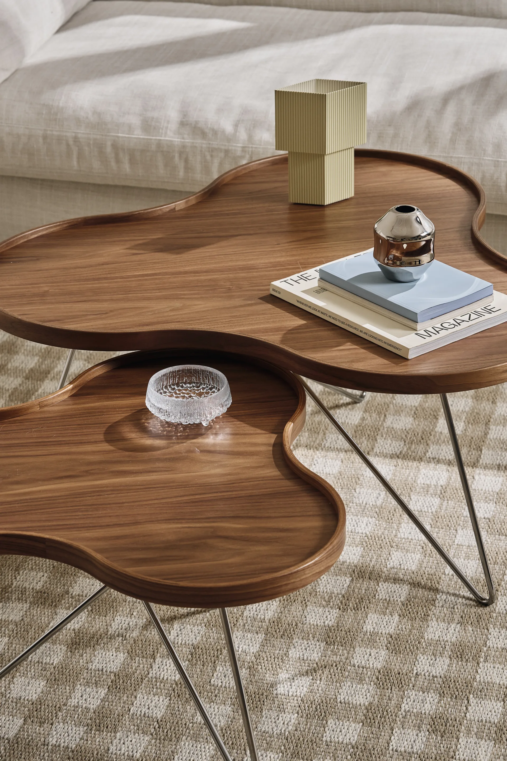 플라워 모노 테이블 스페셜 에디션 84x90 cm, H45 cm-lacquered walnut-chromed steel Swedese | 스웨데제